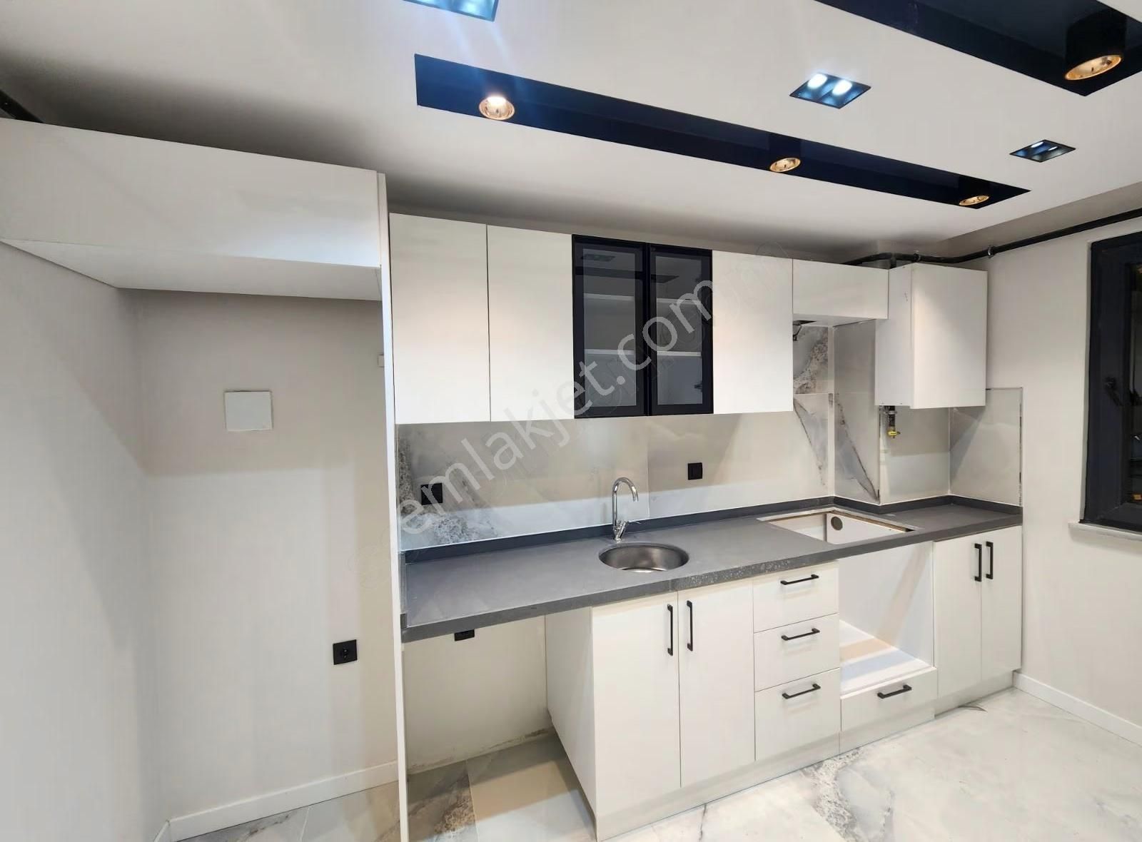 Denız Can Emlak İstasyon Marmaraya Yürüme Mesafesinde 2+1 Daire