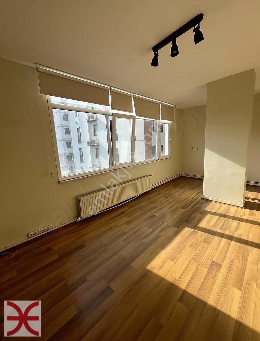 Bağdat Caddesi Kızıltoprak Ta Prestijli Plazada 20m2 Satılıkofis - Görsel 2
