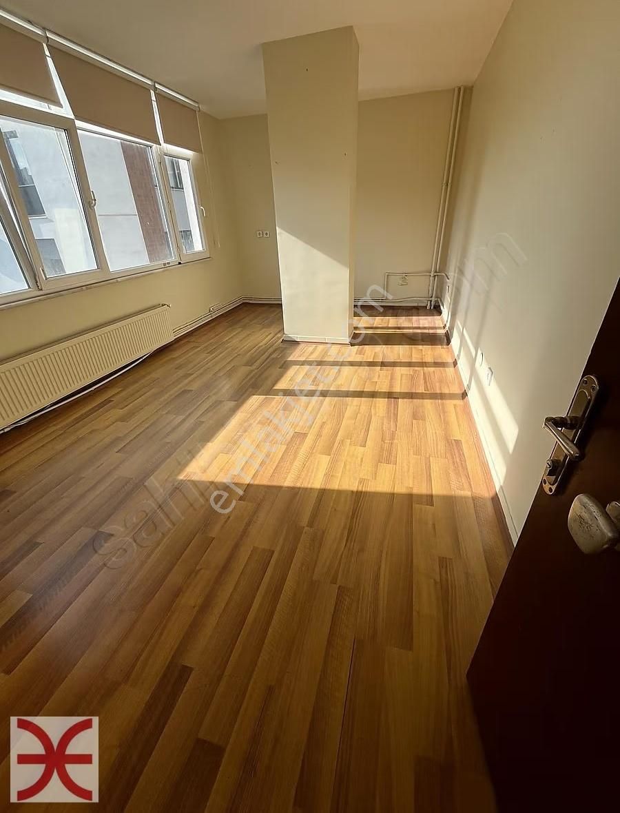 Bağdat Caddesi Kızıltoprak Ta Prestijli Plazada 20m2 Satılıkofis - Görsel 5