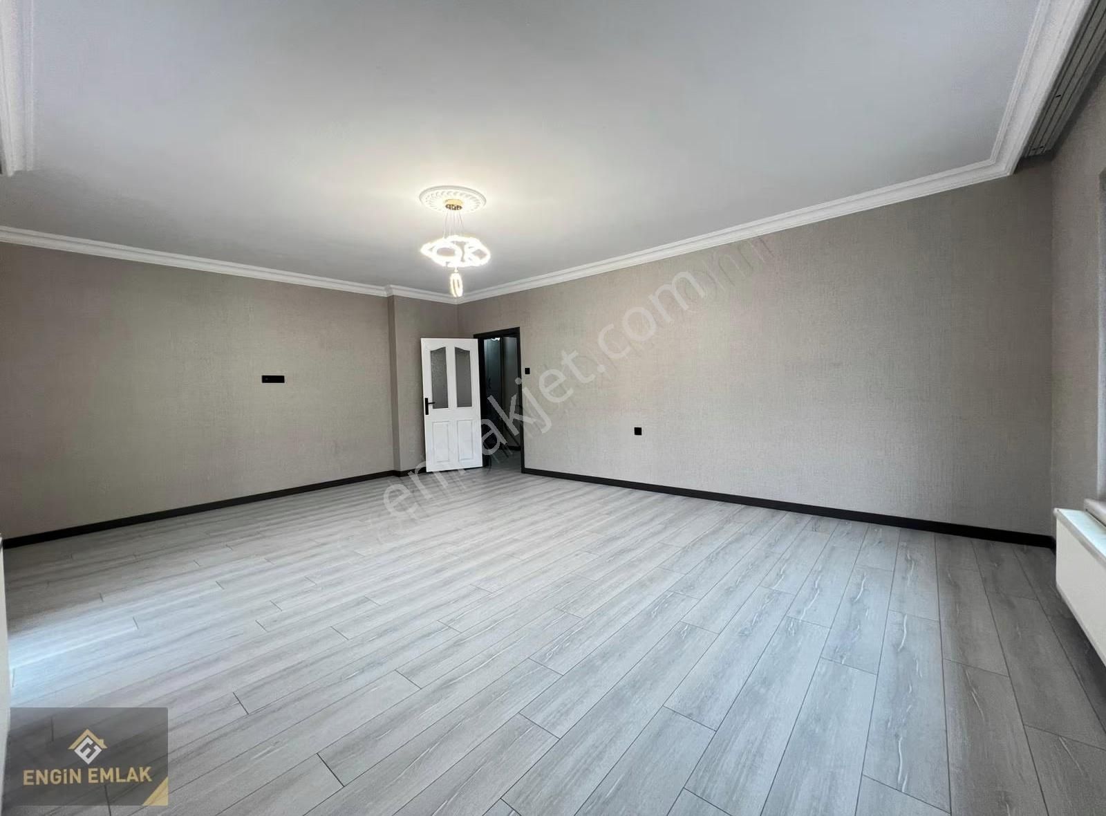 Engin Emlak'tan Full Yapılı Kiler'li Merkezi Konumda Geniş 3+1 - Görsel 29