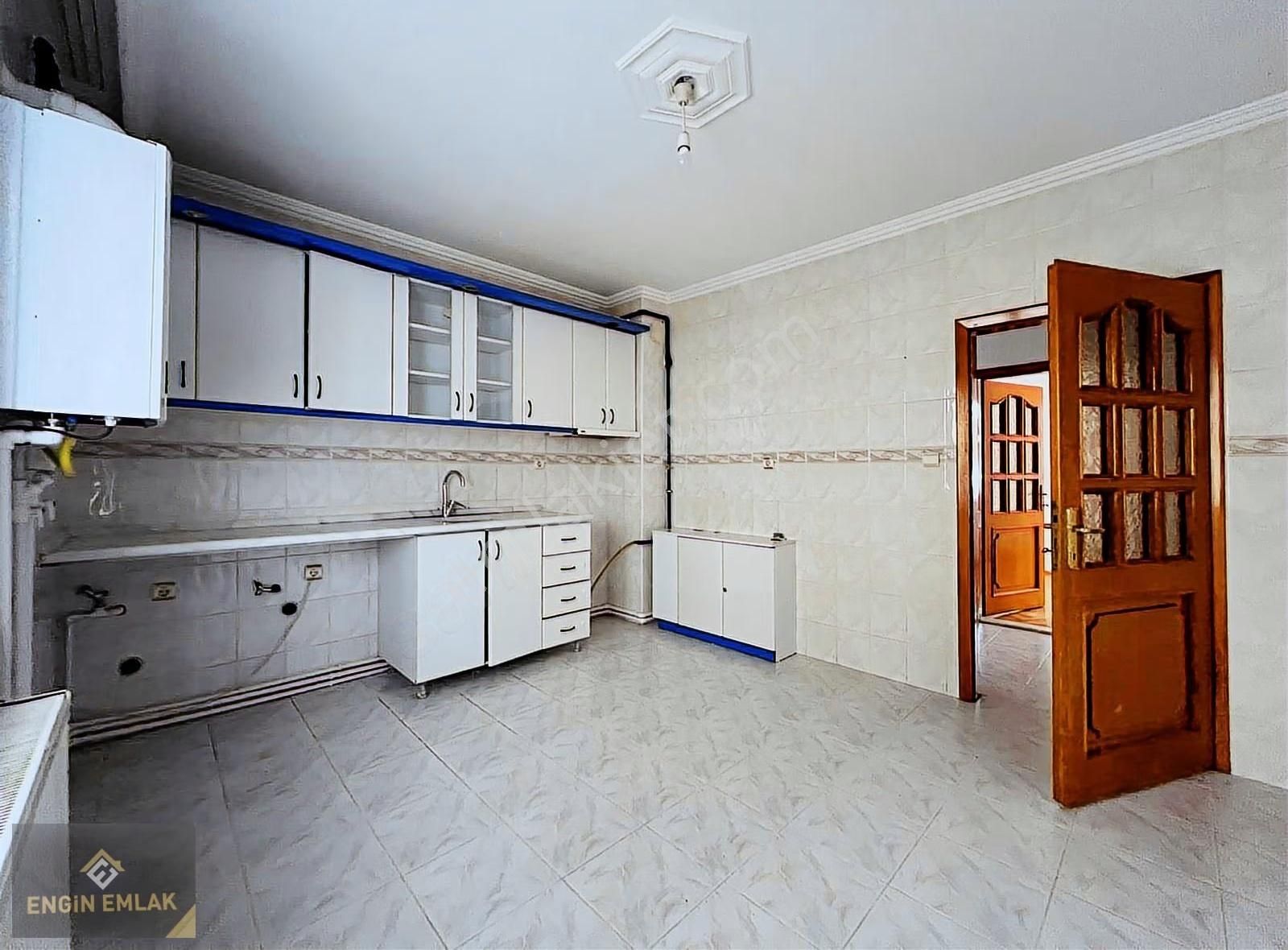 Engin Emlak'tan Merkezi Konum'da Geniş Masrafsız 3+1 Kiralık - Görsel 20