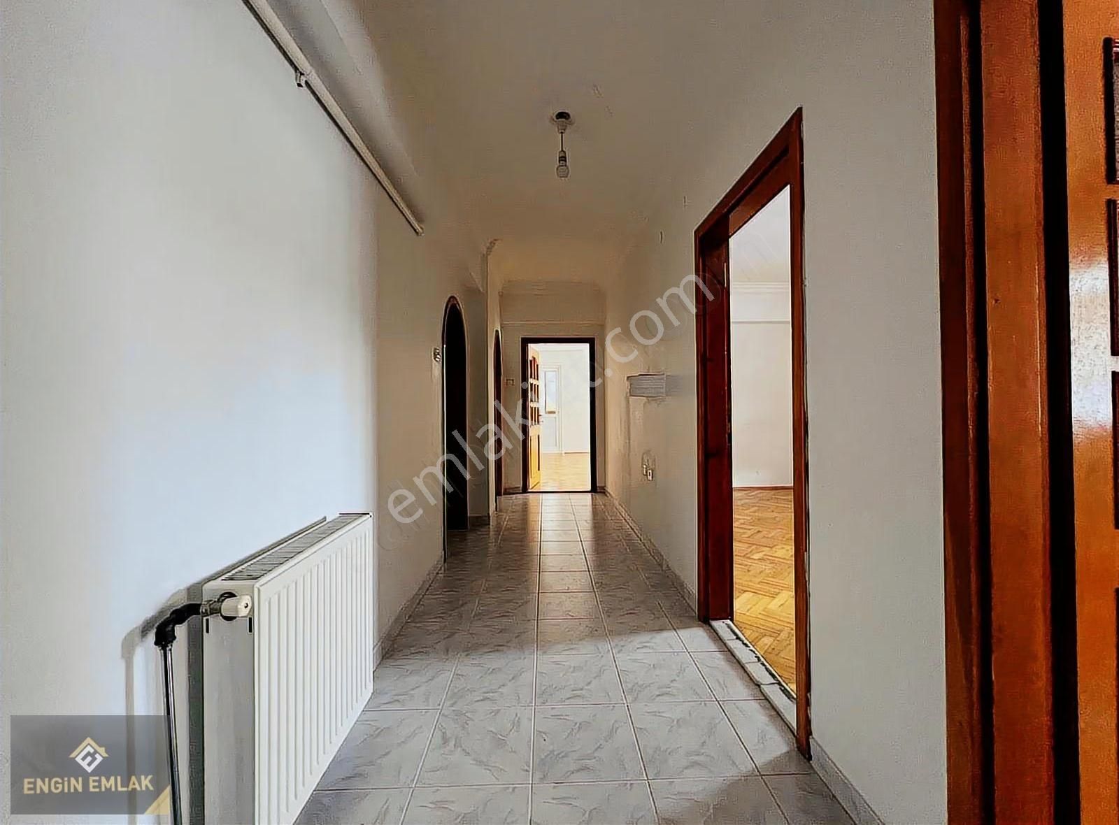 Engin Emlak'tan Merkezi Konum'da Geniş Masrafsız 3+1 Kiralık - Görsel 23