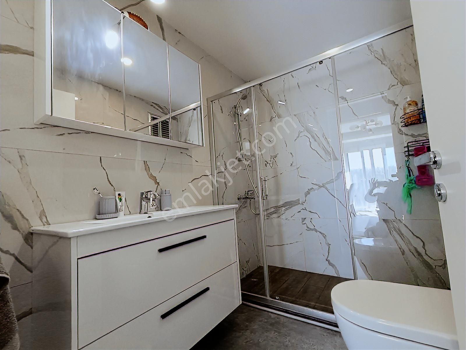 Kadınlar Denizinde Nezih Sitede Özel Bahçeli Satılık 1+1 Daire - Görsel 8