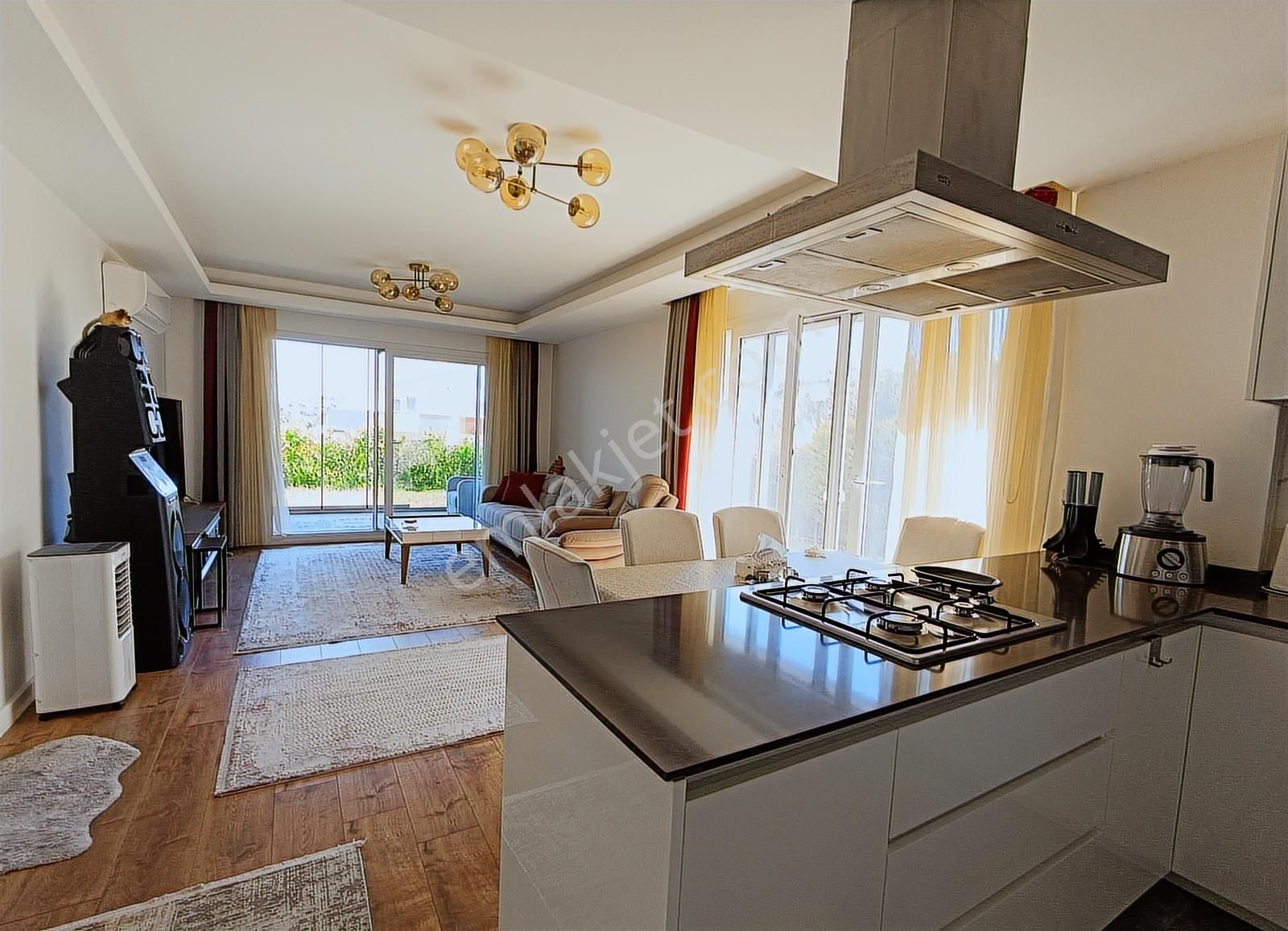 Kadınlar Denizinde Nezih Sitede Özel Bahçeli Satılık 1+1 Daire - Görsel 23