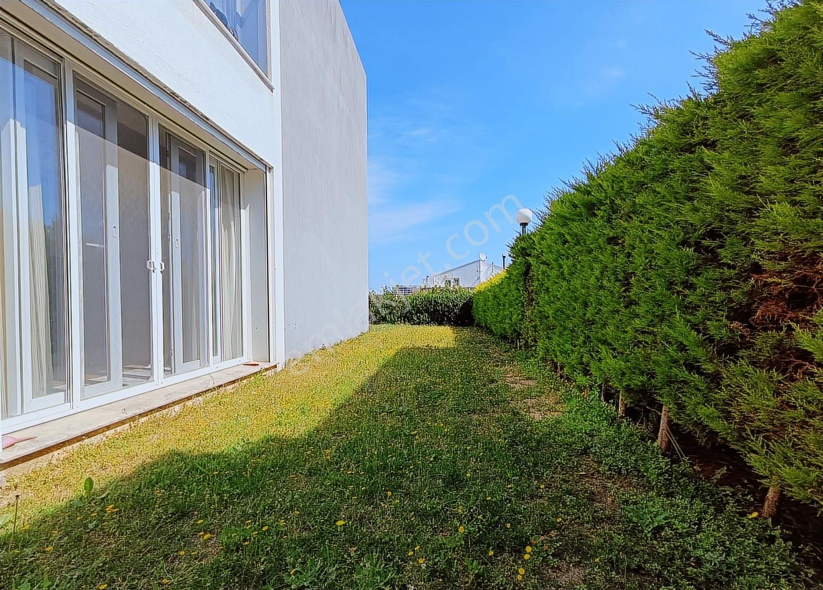 Kadınlar Denizinde Nezih Sitede Özel Bahçeli Satılık 1+1 Daire - Görsel 13