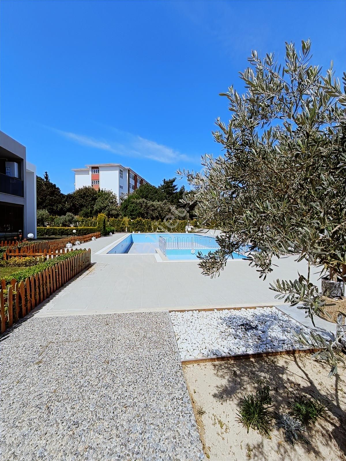 Kadınlar Denizinde Nezih Sitede Özel Bahçeli Satılık 1+1 Daire - Görsel 20