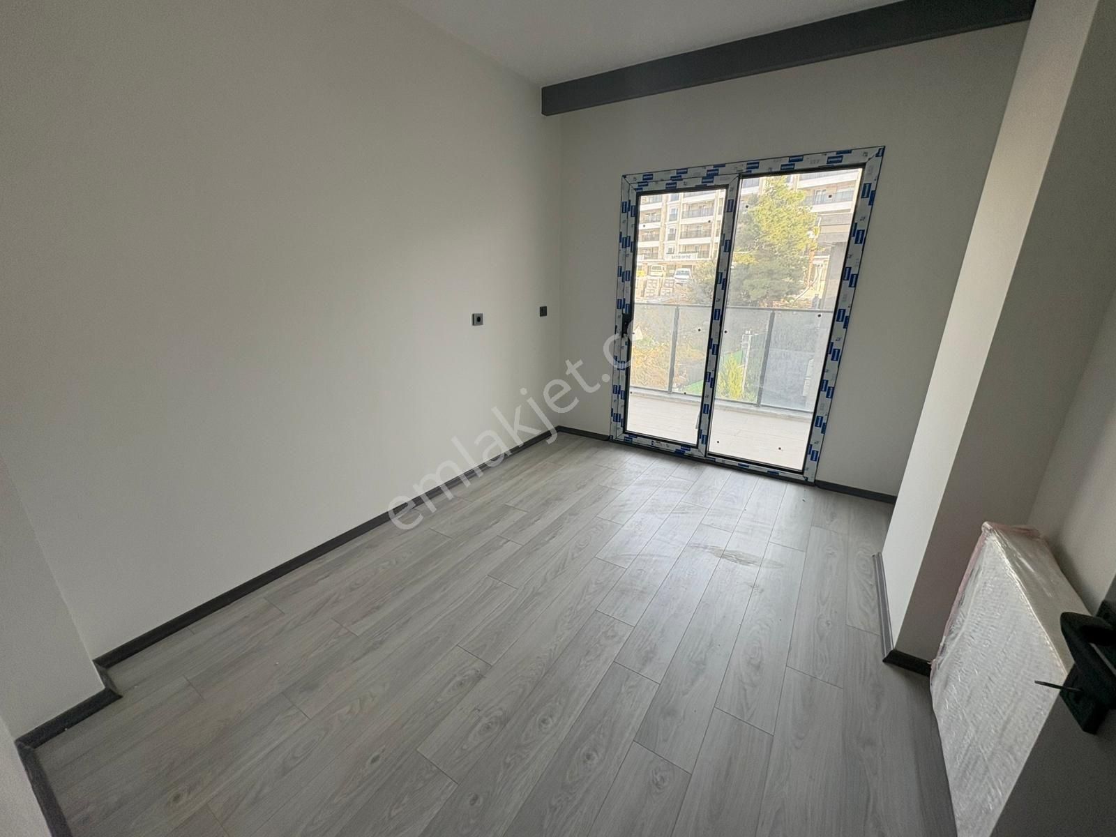 Ege Mahallesinde Doğa Manzaralı 2+1 Satılık Daire - Görsel 2