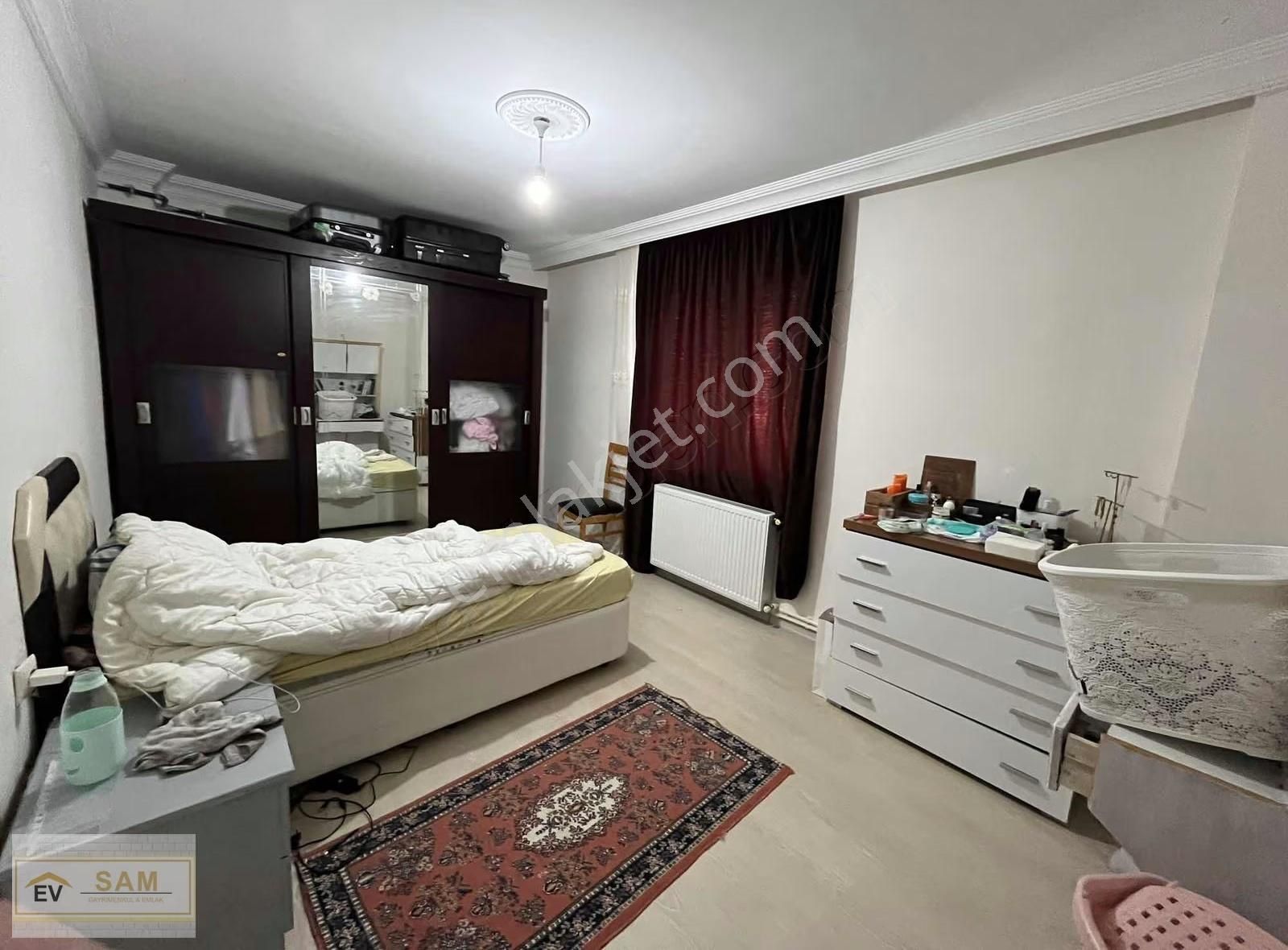 Atakent Tramvaya 2 Dakika Mesafede 2+1 8 Yıllık Daire