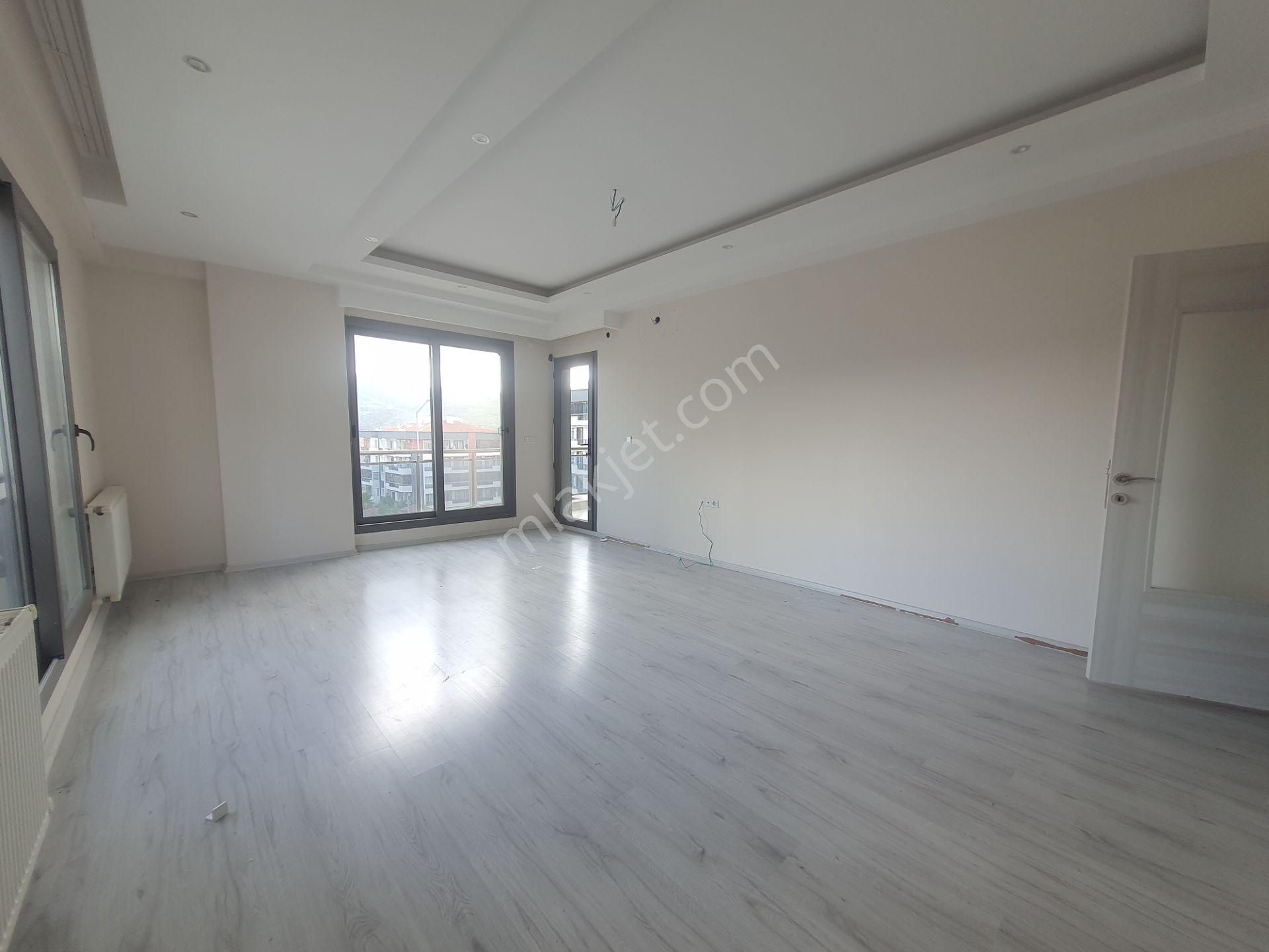 Menemen İstiklal Mah. 3+1 Çift Cepheli Asansörlü Satılık Daire - Görsel 9