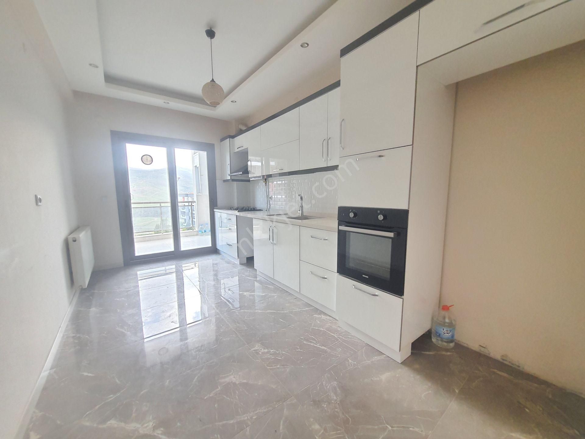 Menemen İstiklal Mah. 3+1 Çift Cepheli Asansörlü Satılık Daire - Görsel 13