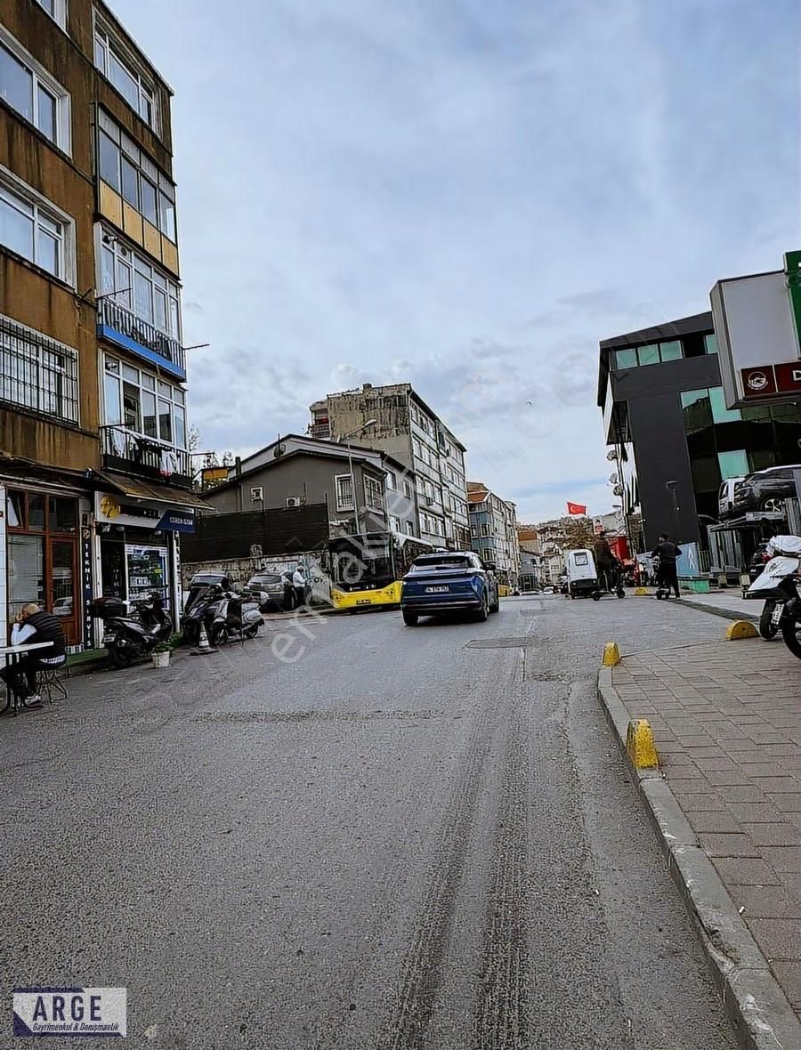 Fatih Ana Caddede Yeni Binada Kiralık 3 + 1 Daire - Görsel 5