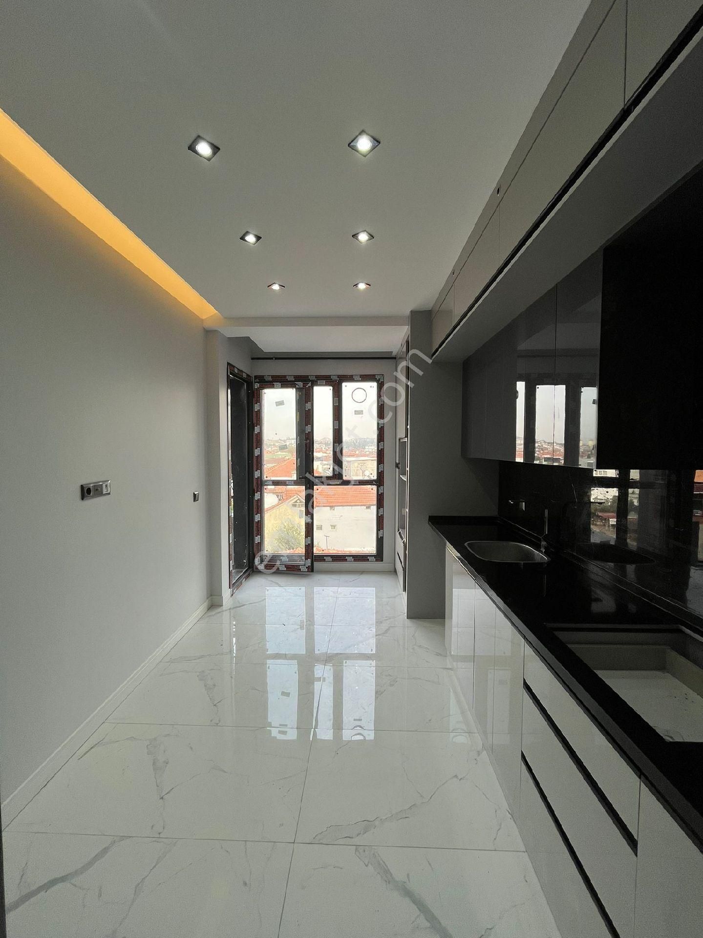 Deliktaş'ta Kat Ve Cephe Seçenekli Süper Lüks 2+1 Daireler