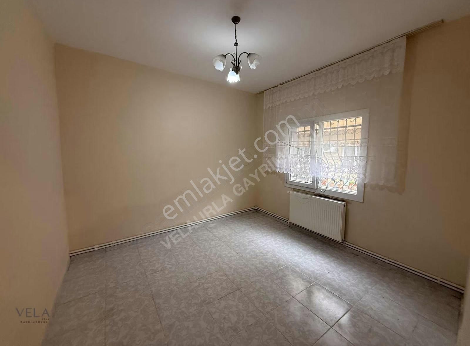 Urla Yelaltı Mah. Bahçeli Kiralık 2+1 Daire - Görsel 3