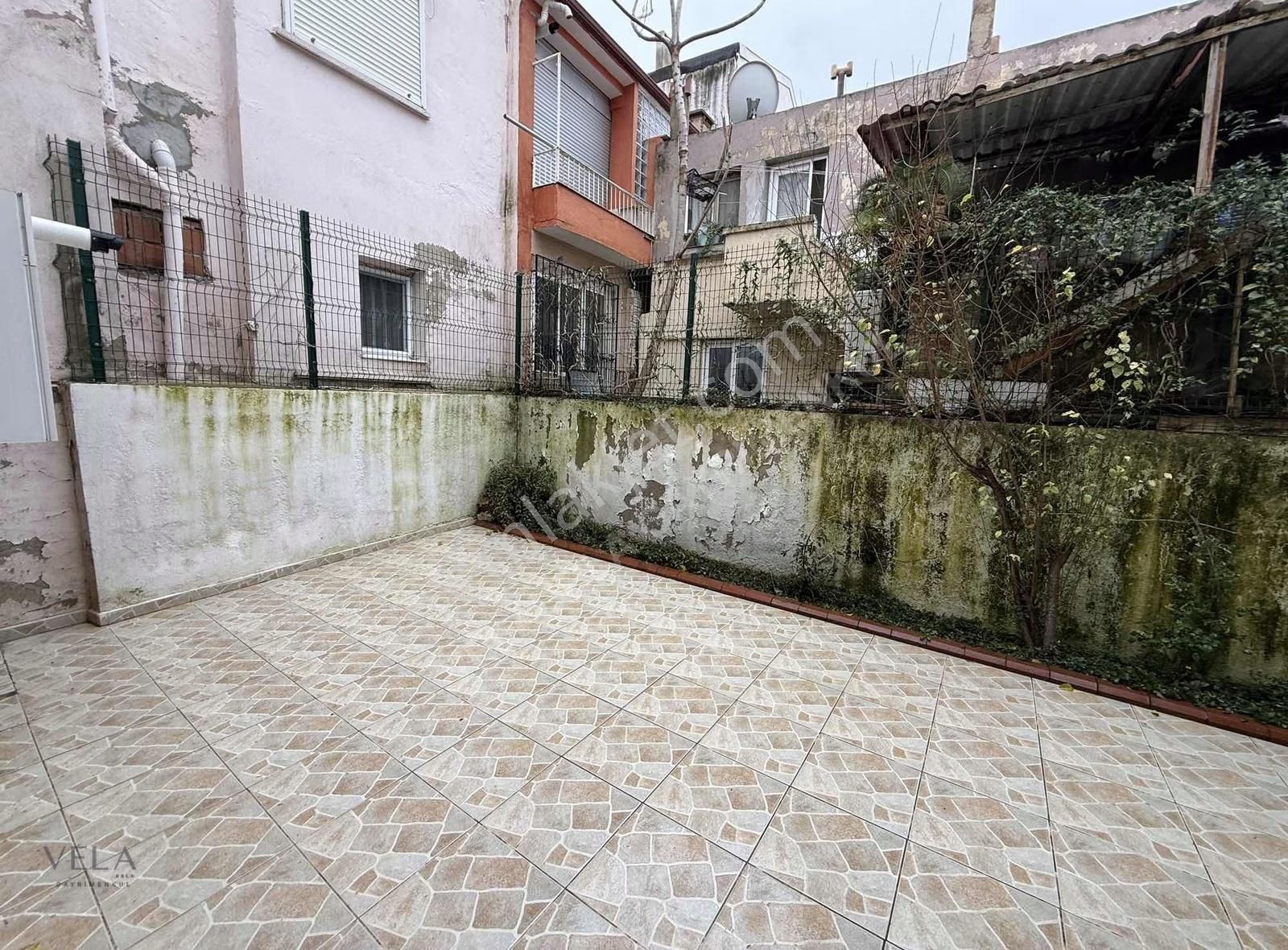 Urla Yelaltı Mah. Bahçeli Kiralık 2+1 Daire - Görsel 2