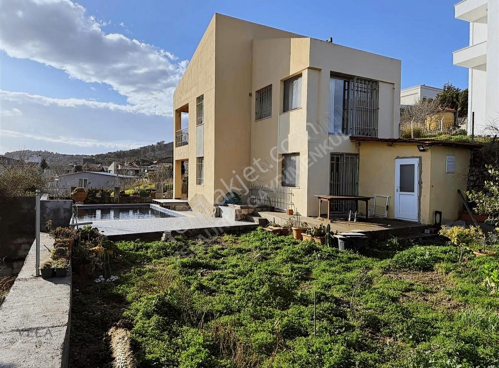 Urla Çeşmealtı Deniz Manzaralı Havuzlu Müstakil 2+1 Villa - Görsel 14