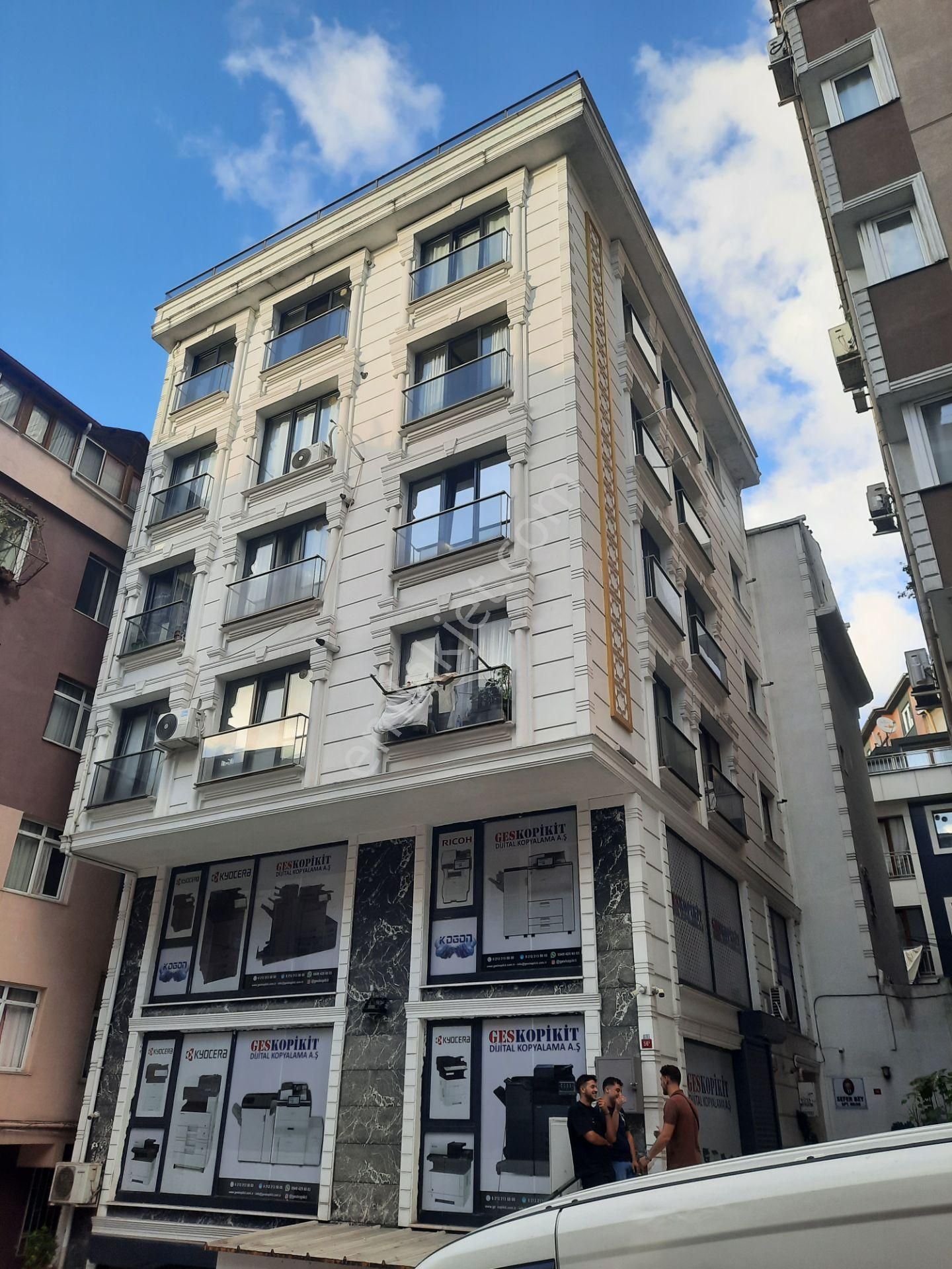 Mecidiyeköy Gülbağ' Da Genç Bina 1+1 55 M2 1. Kat Kombili Klimalı Asansörlü Ferah Daire - Görsel 35