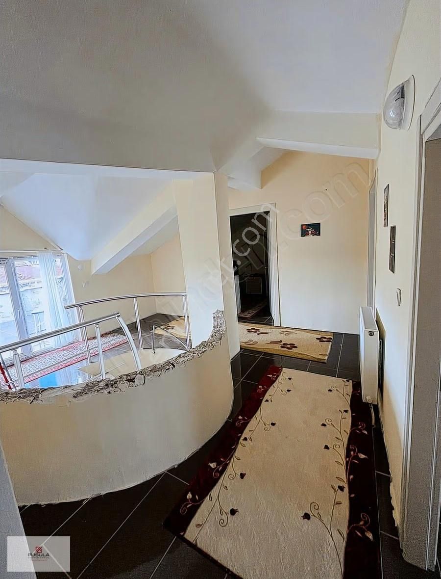 Gümüşçeşme Mahallesi Pazar Yeri Yakını Dublex Eşyalı 3+1 Kiralık - Görsel 8