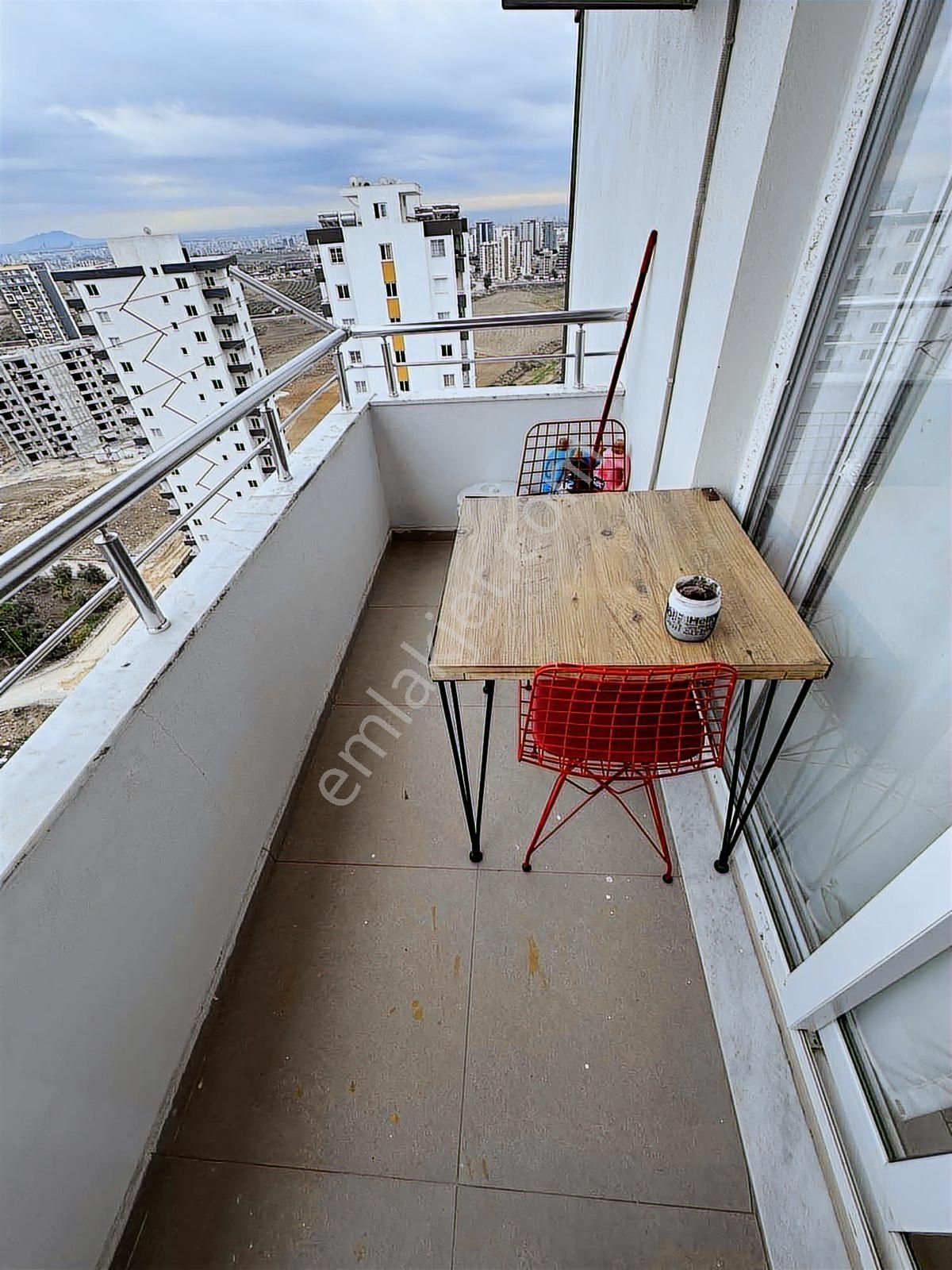 Erguvan Cad.bulvar Üzeri Hasarsız İskanlı Kombili 1+1 Satılık - Görsel 18