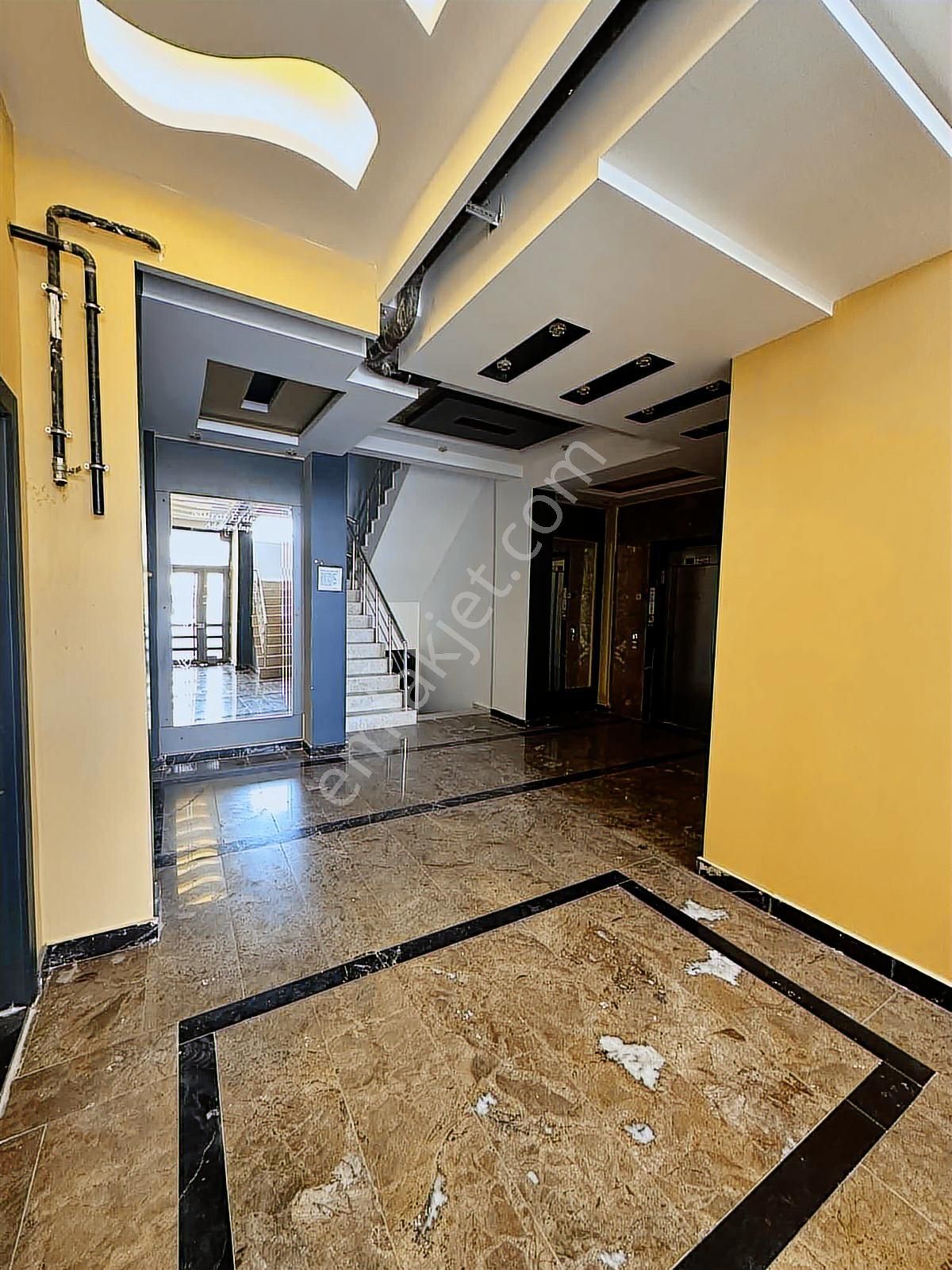 Erguvan Cad.bulvar Üzeri Hasarsız İskanlı Kombili 1+1 Satılık - Görsel 8