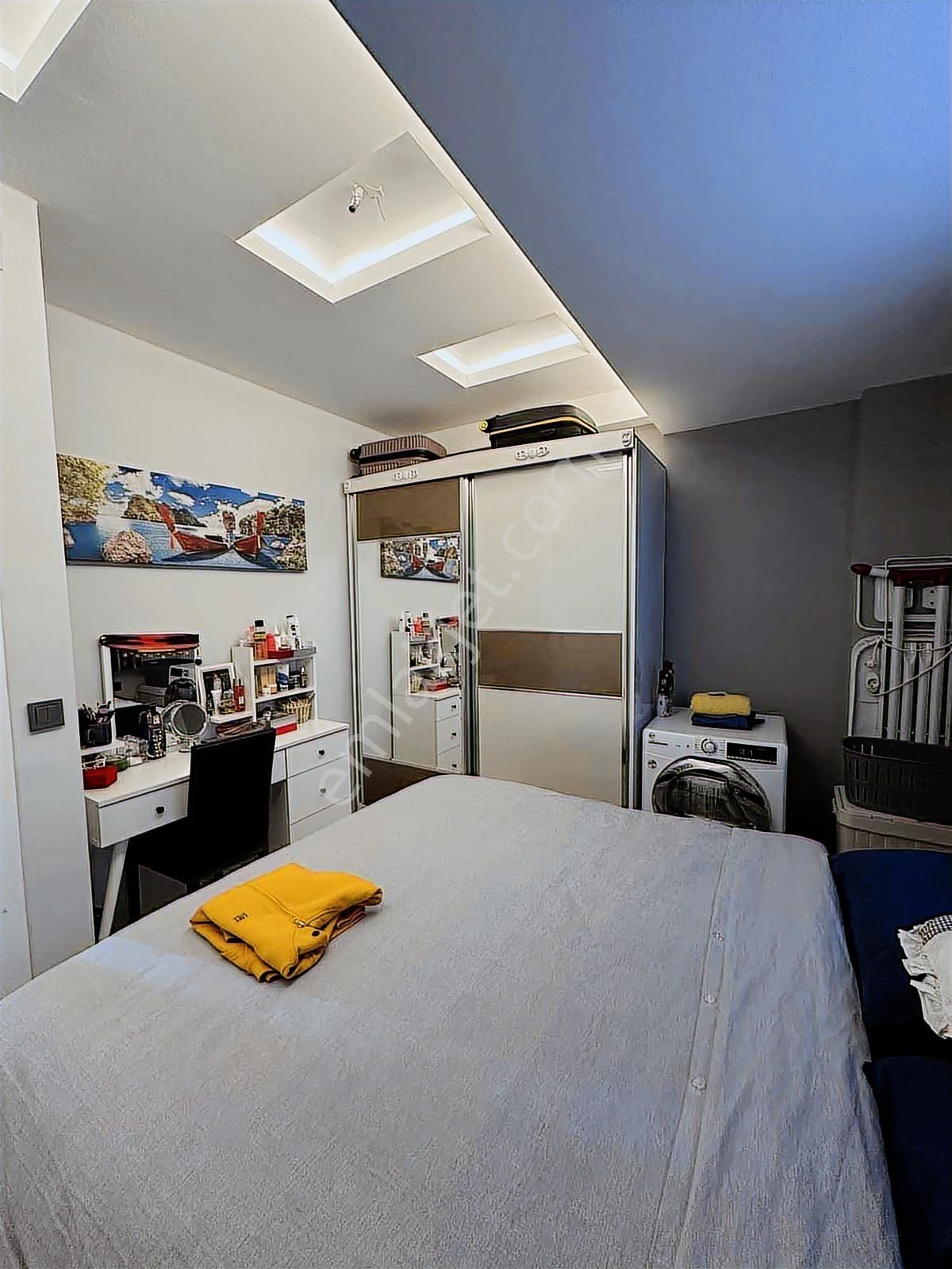 Erguvan Cad.bulvar Üzeri Hasarsız İskanlı Kombili 1+1 Satılık - Görsel 4