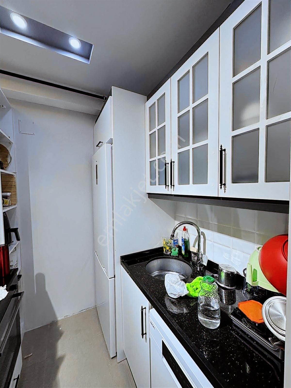 Erguvan Cad.bulvar Üzeri Hasarsız İskanlı Kombili 1+1 Satılık - Görsel 15