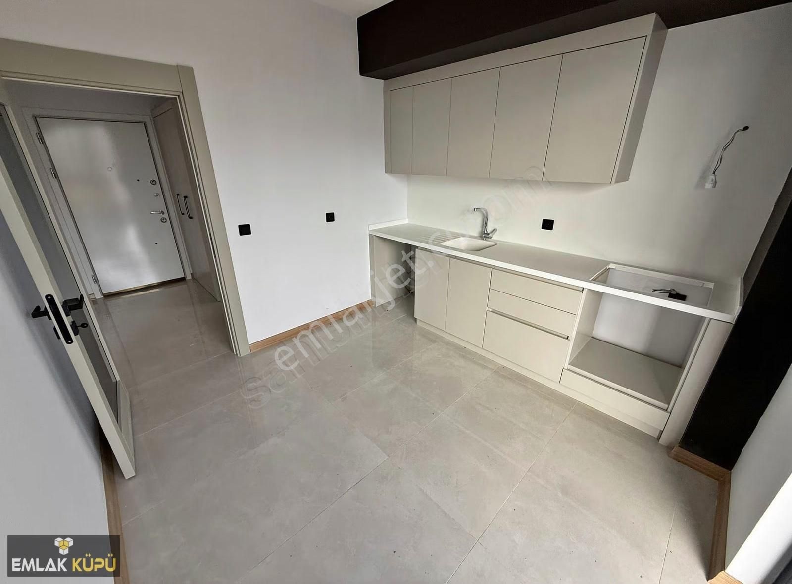 Atayurt Mah'de Ara Katta Cam Balkonlu 2+1 80m² Kiralık Daire - Görsel 4