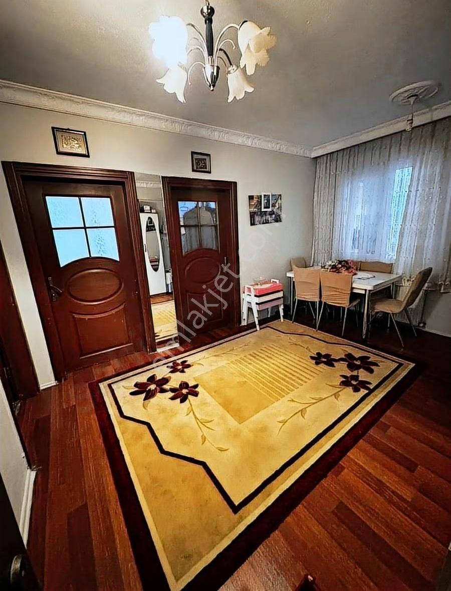 Ulus Mahallesinde 2 Katlı Bahçeli Bina - Görsel 13