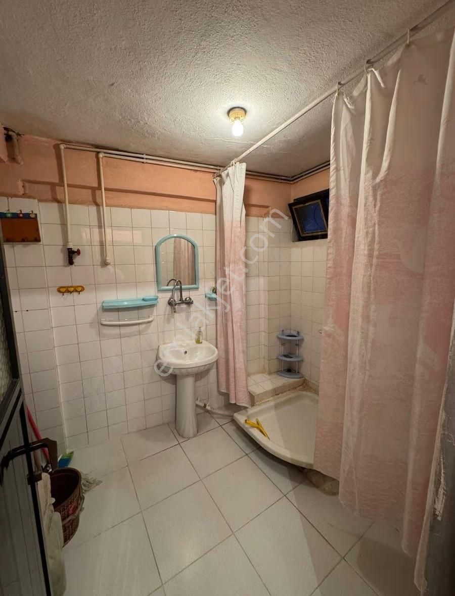 246 M² Bahçeli 4 Katlı Bina - Görsel 8