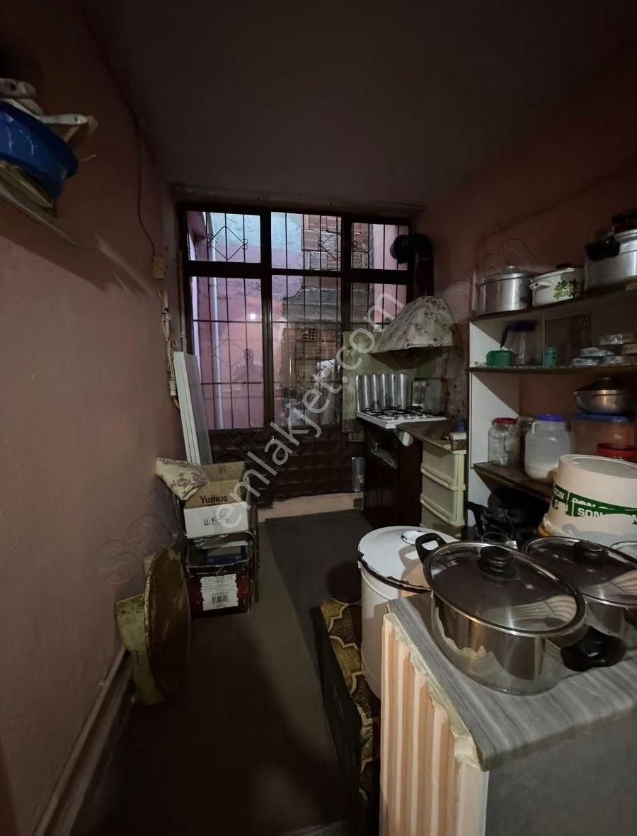 246 M² Bahçeli 4 Katlı Bina - Görsel 18