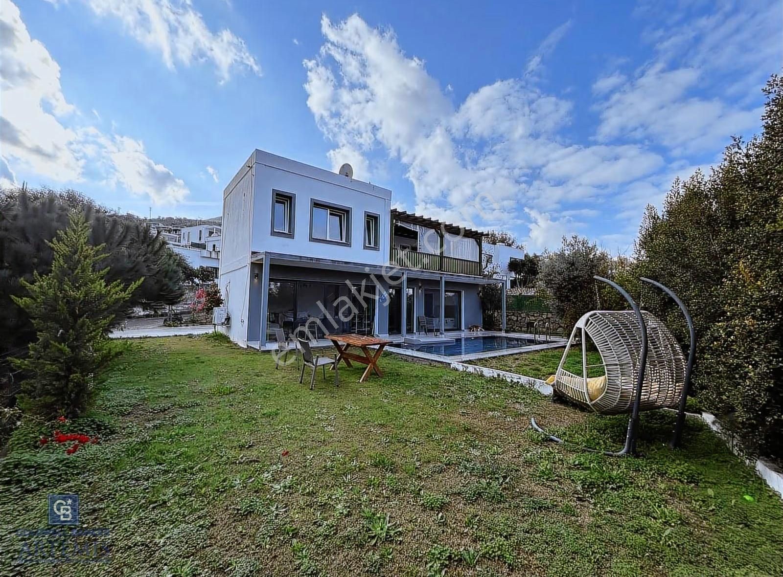 Bodrum Gümüşlük Müstakil Havuzlu Bahçeli 3+1 Eşyalı Daire