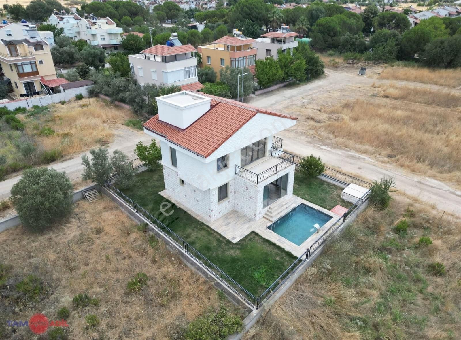 Muhteşem Villa Tam Müstakil Havuzlu Denize 500m 4+1 Eşyalı - Görsel 25