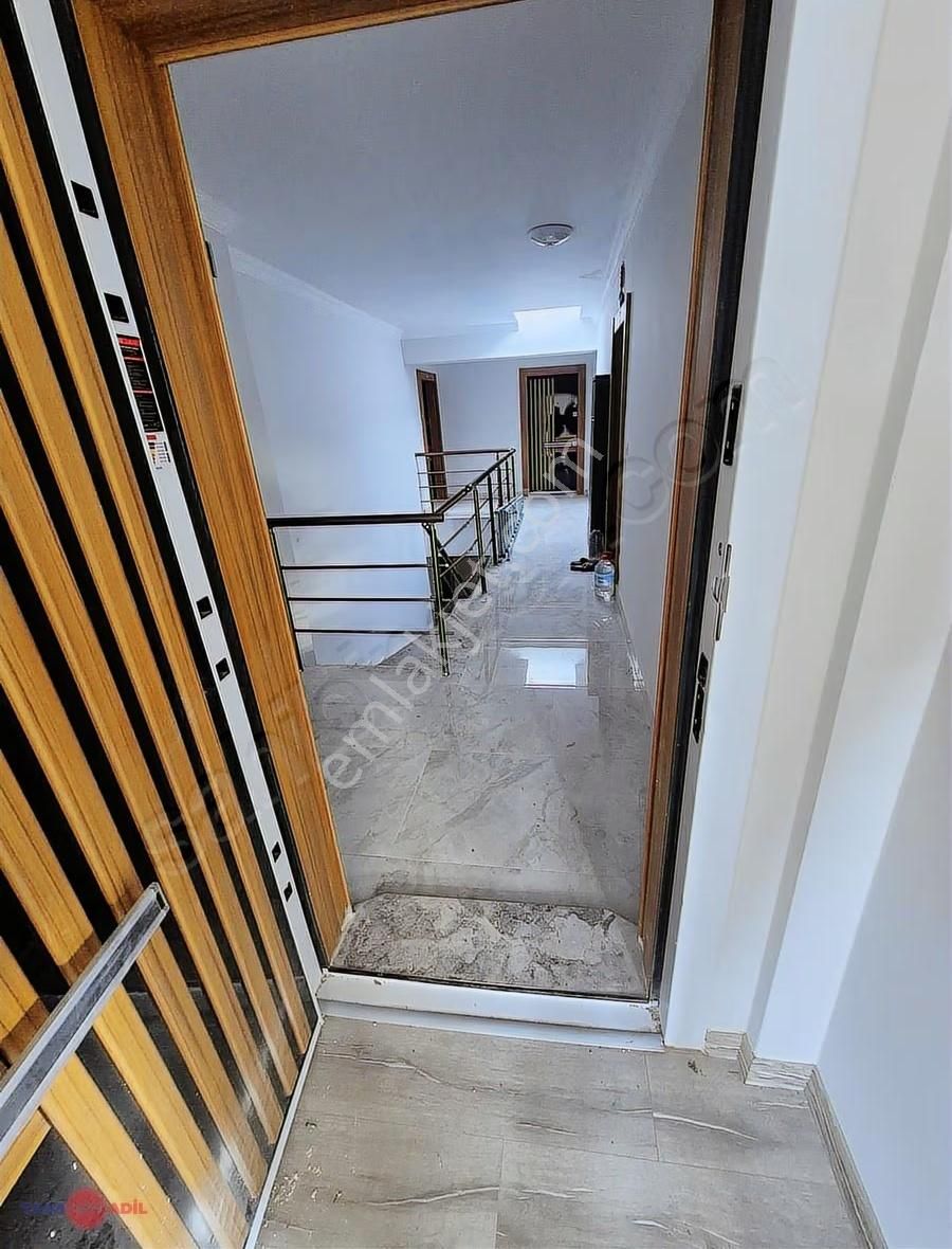 Çandarlıda Denize Ve Merkeze Yürüme Mesafesinde 1+1 Daire - Görsel 3