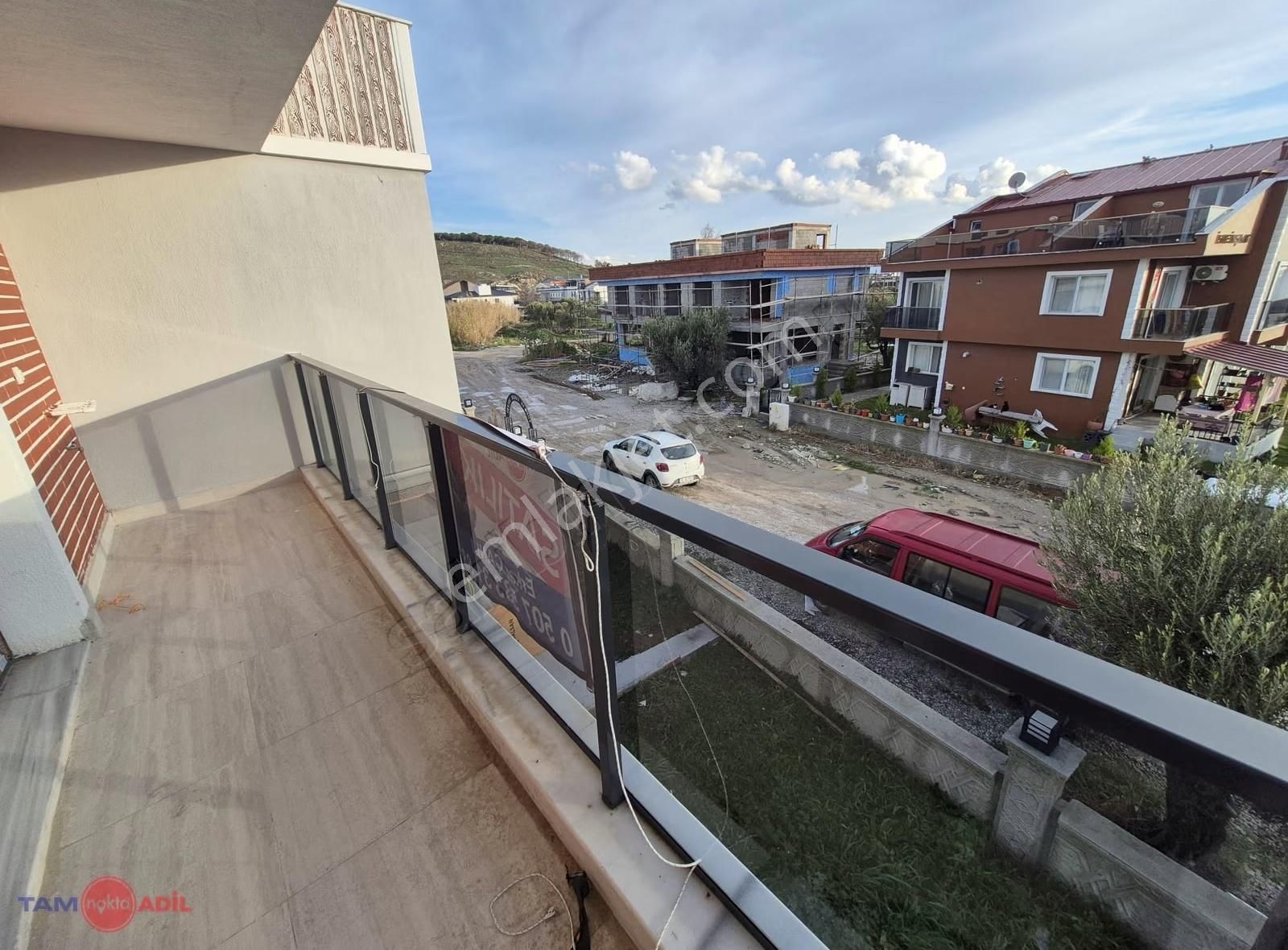 Çandarlıda Denize Ve Merkeze Yürüme Mesafesinde 1+1 Daire - Görsel 2