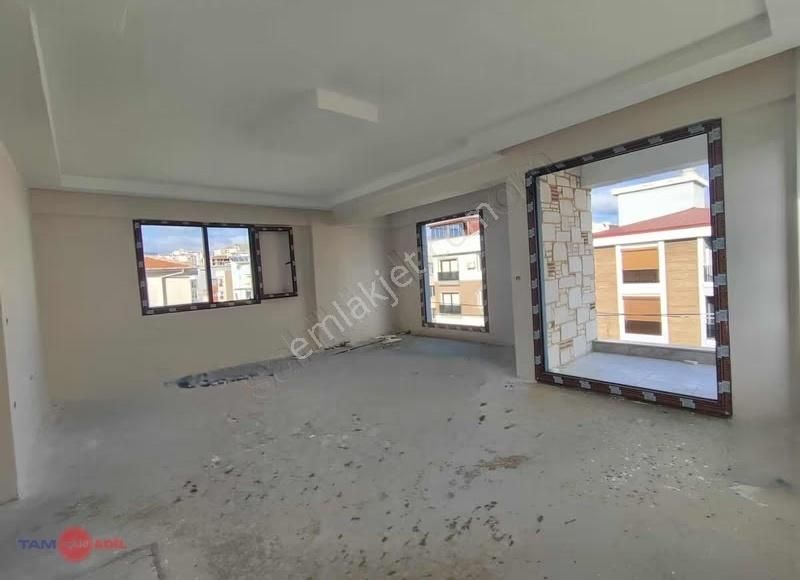 Bergama Fatih Mah. | Geniş Kullanımlı Satılık 4+1 Dubleks Daire - Görsel 2