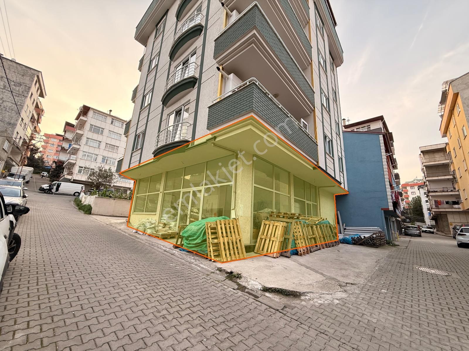 Akçaabat Yaylacık Mahallesinde Kiralık 160 M2 Dükkan - Görsel 3