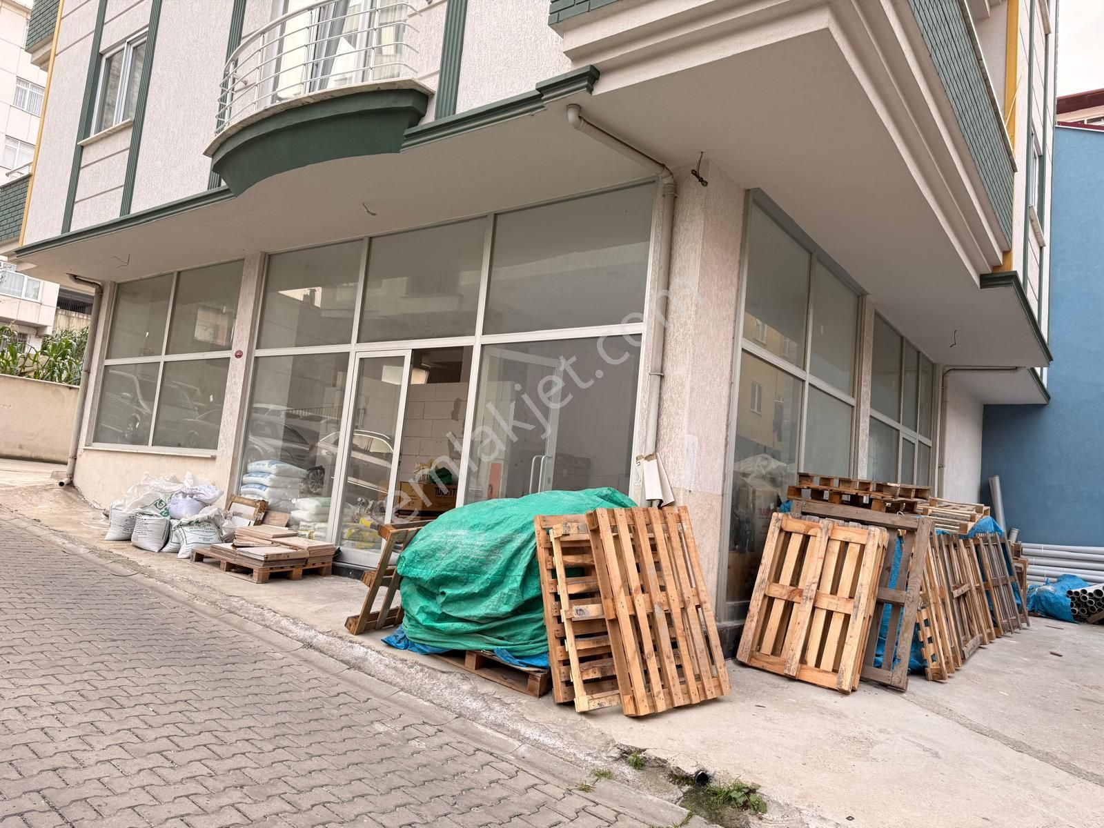 Akçaabat Yaylacık Mahallesinde Kiralık 160 M2 Dükkan - Görsel 15