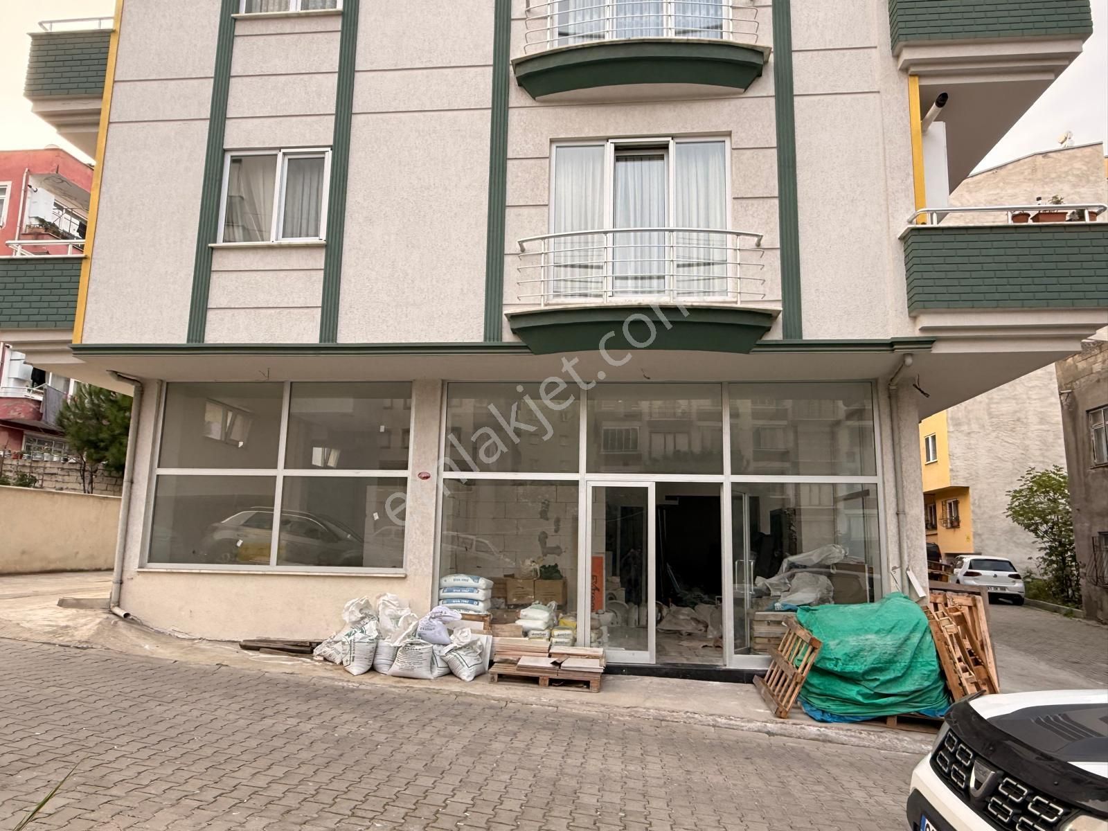 Akçaabat Yaylacık Mahallesinde Kiralık 160 M2 Dükkan