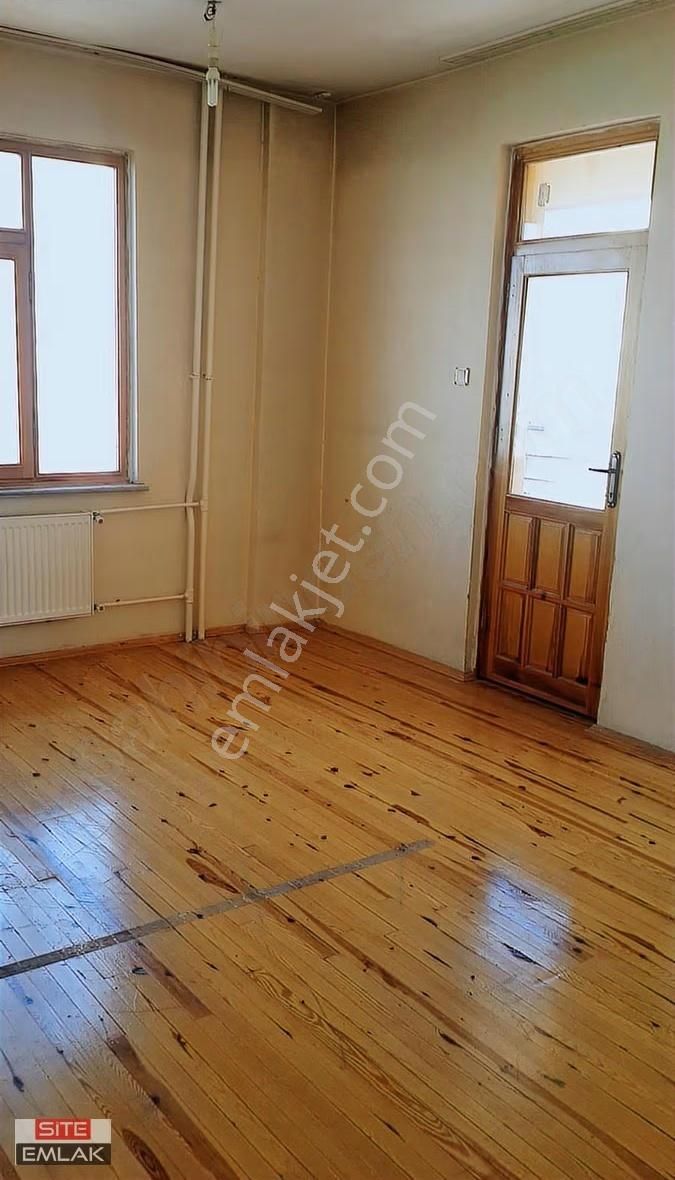 Site Emlak'tan Bosna Mesaj Cad. Üstünde Kiralık 3+1 Daire - Görsel 15