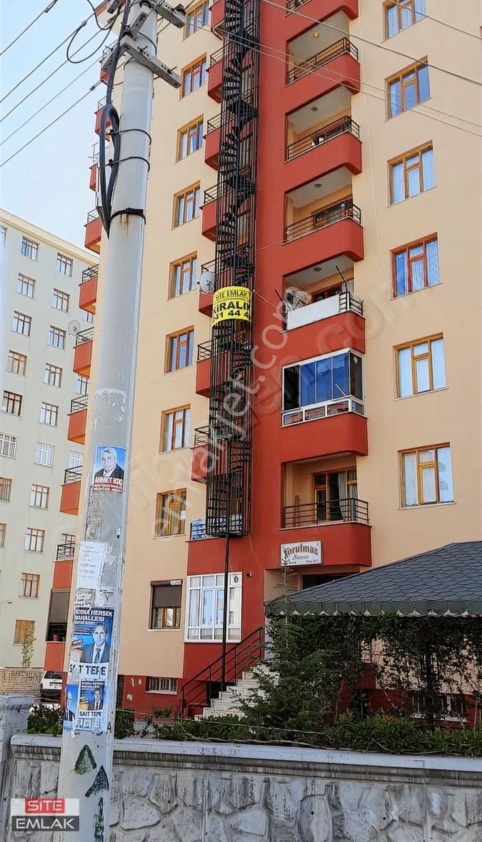 Site Emlak'tan Bosna Mesaj Cad. Üstünde Kiralık 3+1 Daire