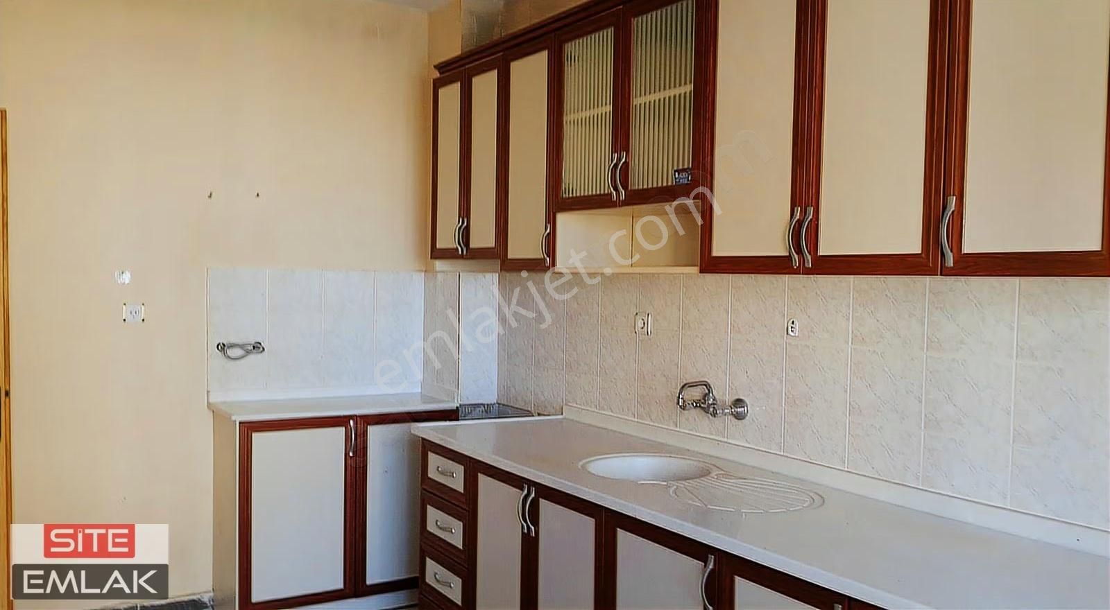 Site Emlak'tan Bosna Mesaj Cad. Üstünde Kiralık 3+1 Daire - Görsel 8