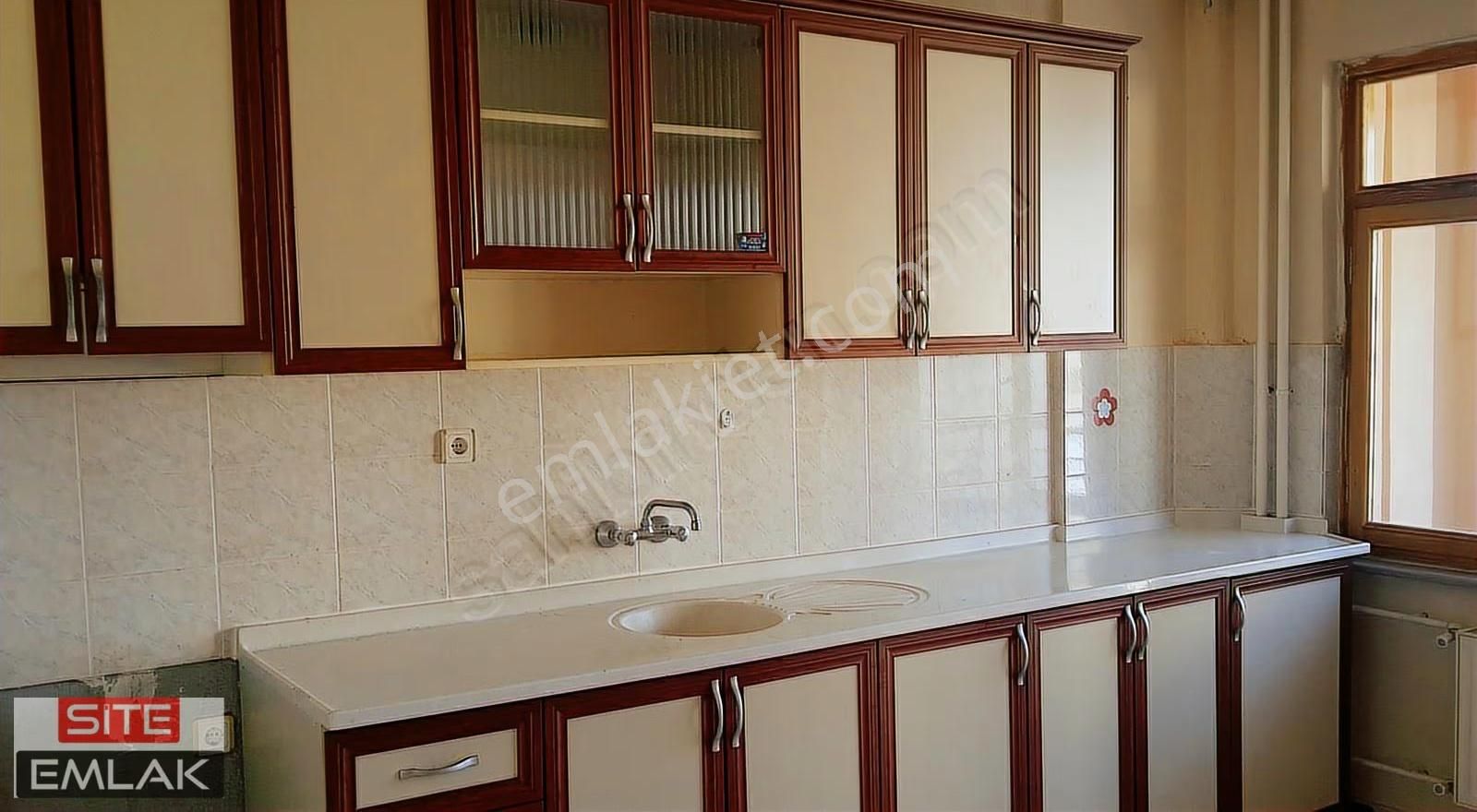 Site Emlak'tan Bosna Mesaj Cad. Üstünde Kiralık 3+1 Daire - Görsel 17