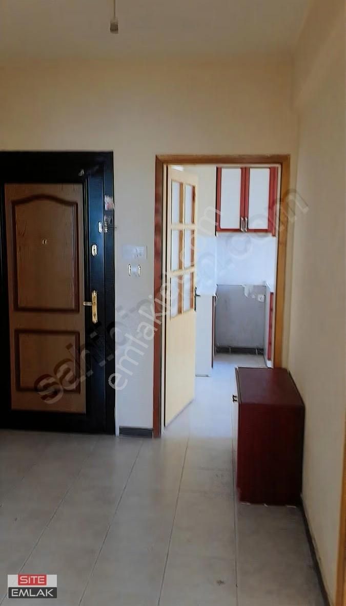 Site Emlak'tan Bosna Mesaj Cad. Üstünde Kiralık 3+1 Daire - Görsel 4