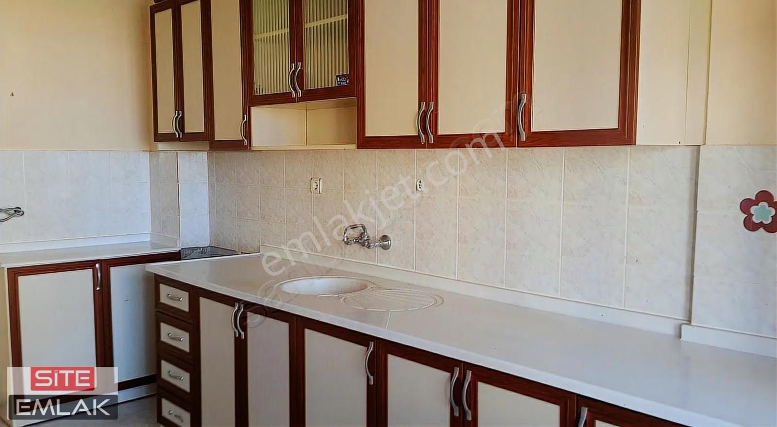 Site Emlak'tan Bosna Mesaj Cad. Üstünde Kiralık 3+1 Daire - Görsel 14