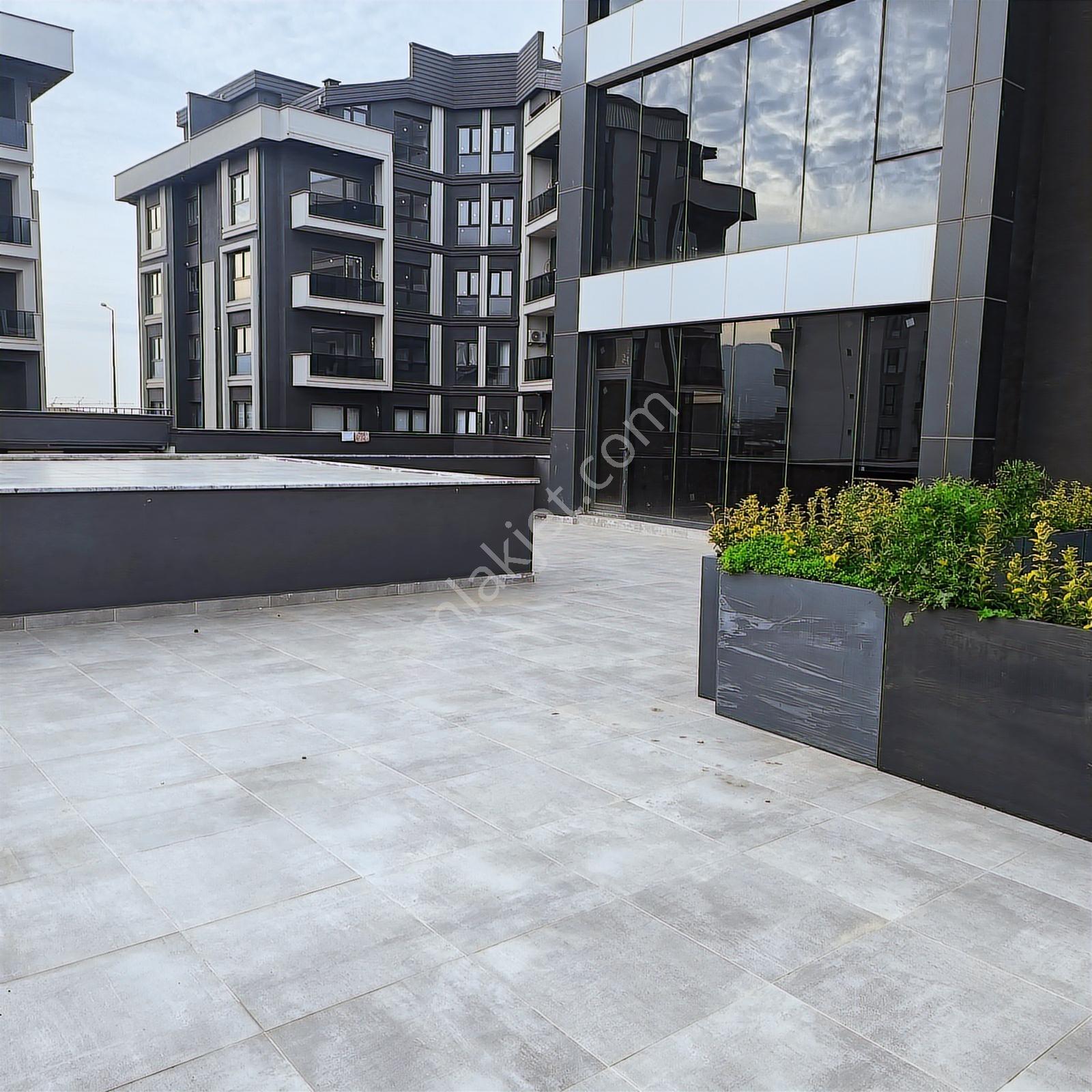 Re/max True'dan Belediye Karşışı Dura Center Kiralık Ofis & Büro - Görsel 29