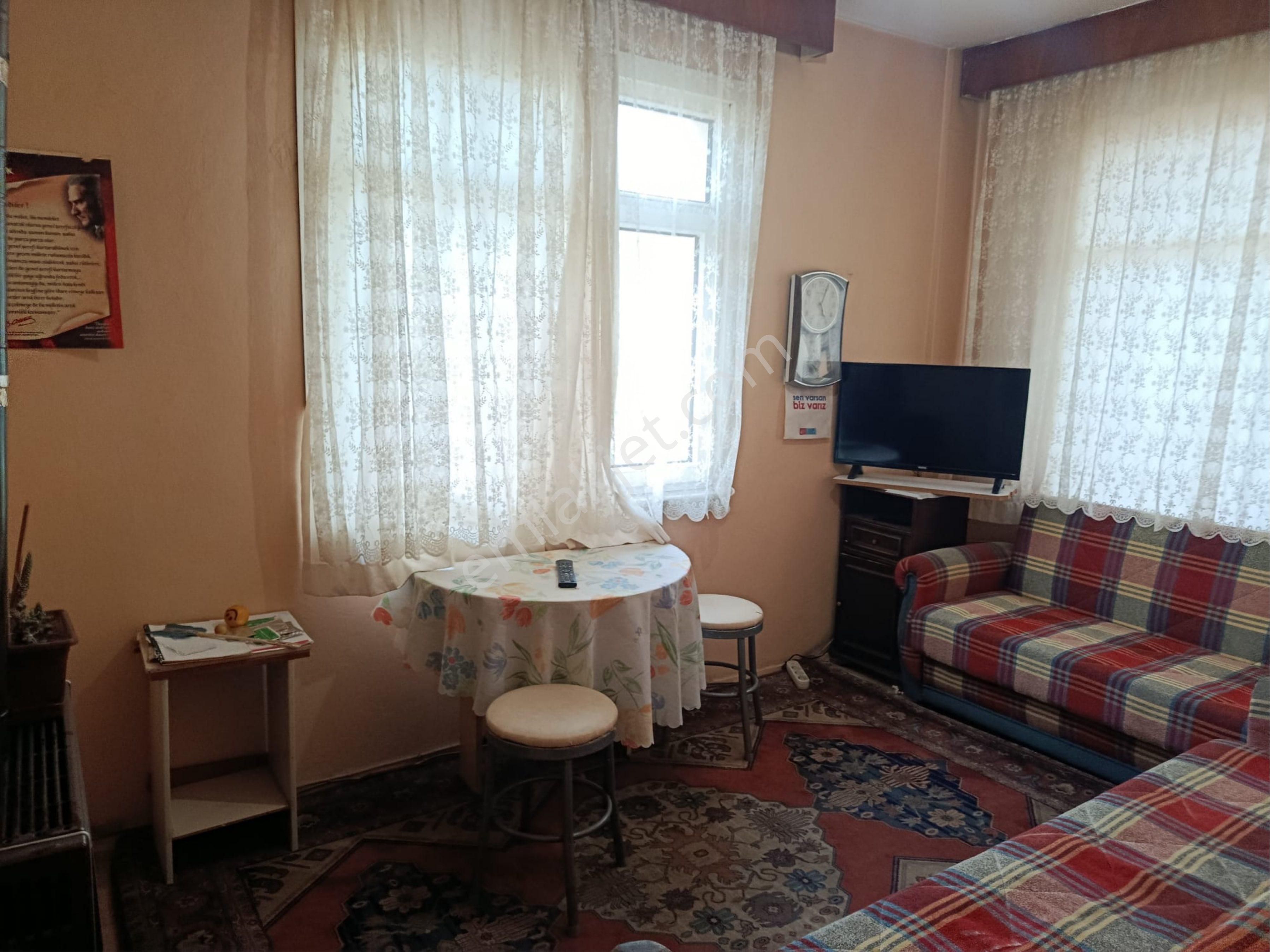 Ecem Emlaktan Kocamustafapaşa Cumartesi Pazar Civarı 120m2ara Kat - Görsel 7
