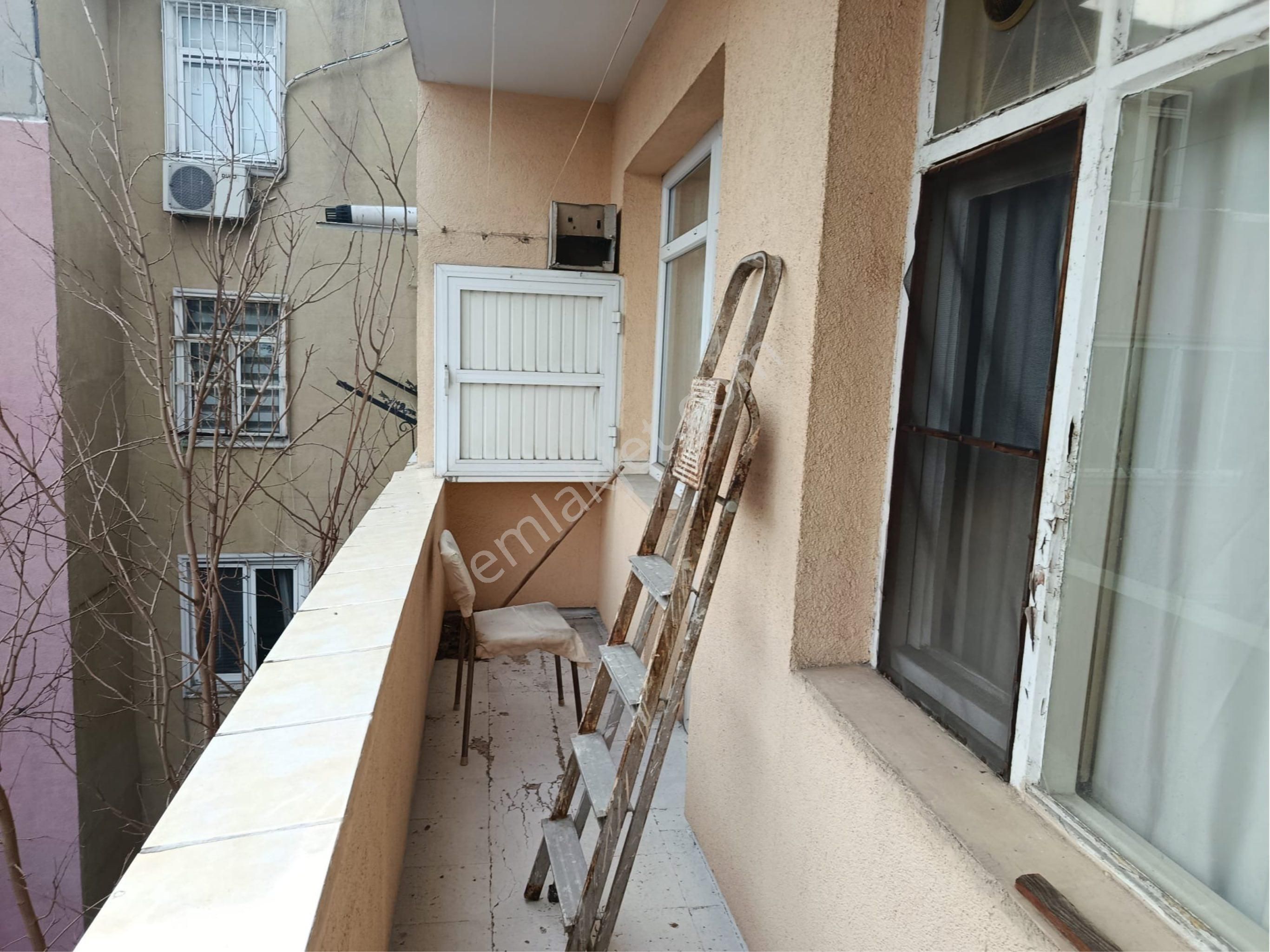 Ecem Emlaktan Kocamustafapaşa Cumartesi Pazar Civarı 120m2ara Kat - Görsel 14
