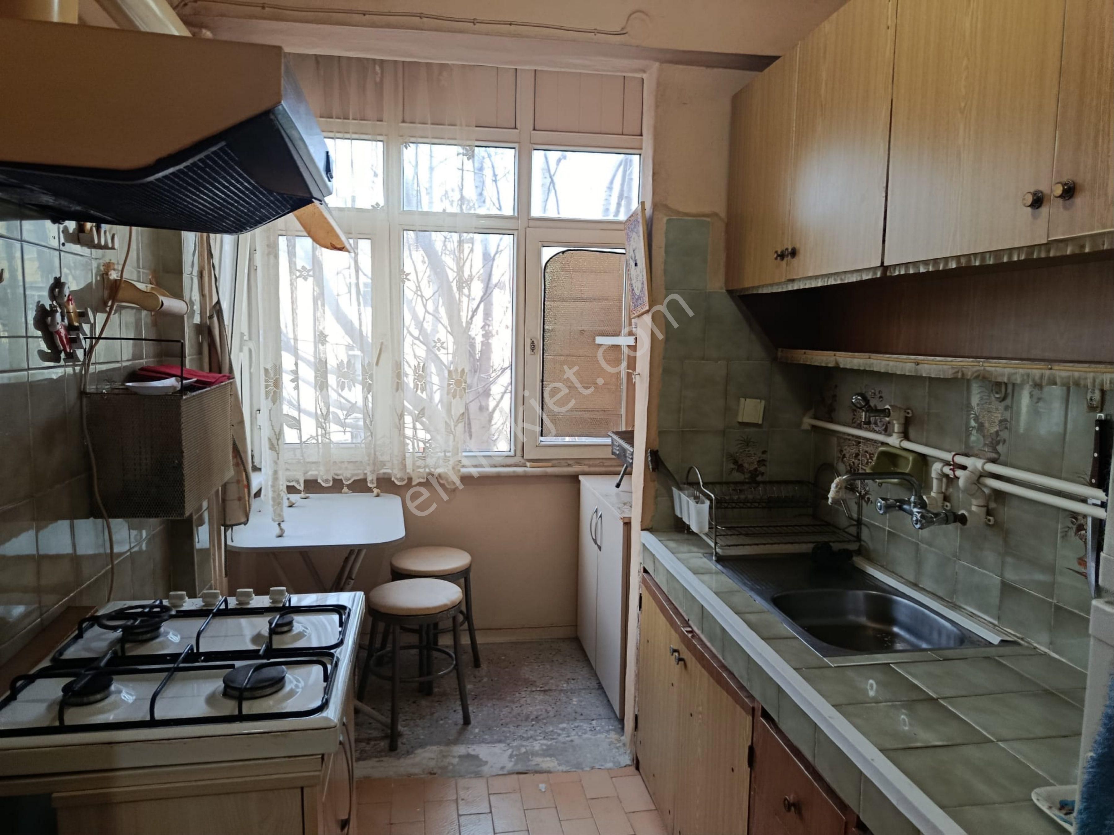 Ecem Emlaktan Kocamustafapaşa Cumartesi Pazar Civarı 120m2ara Kat - Görsel 4