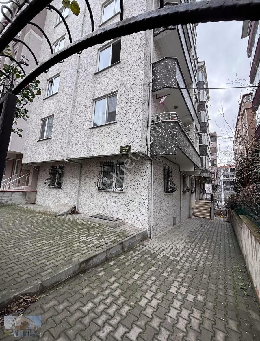 Muhittin Mah De Ara Kat 2009 Yapımı İskanlı 2+1 110 M2