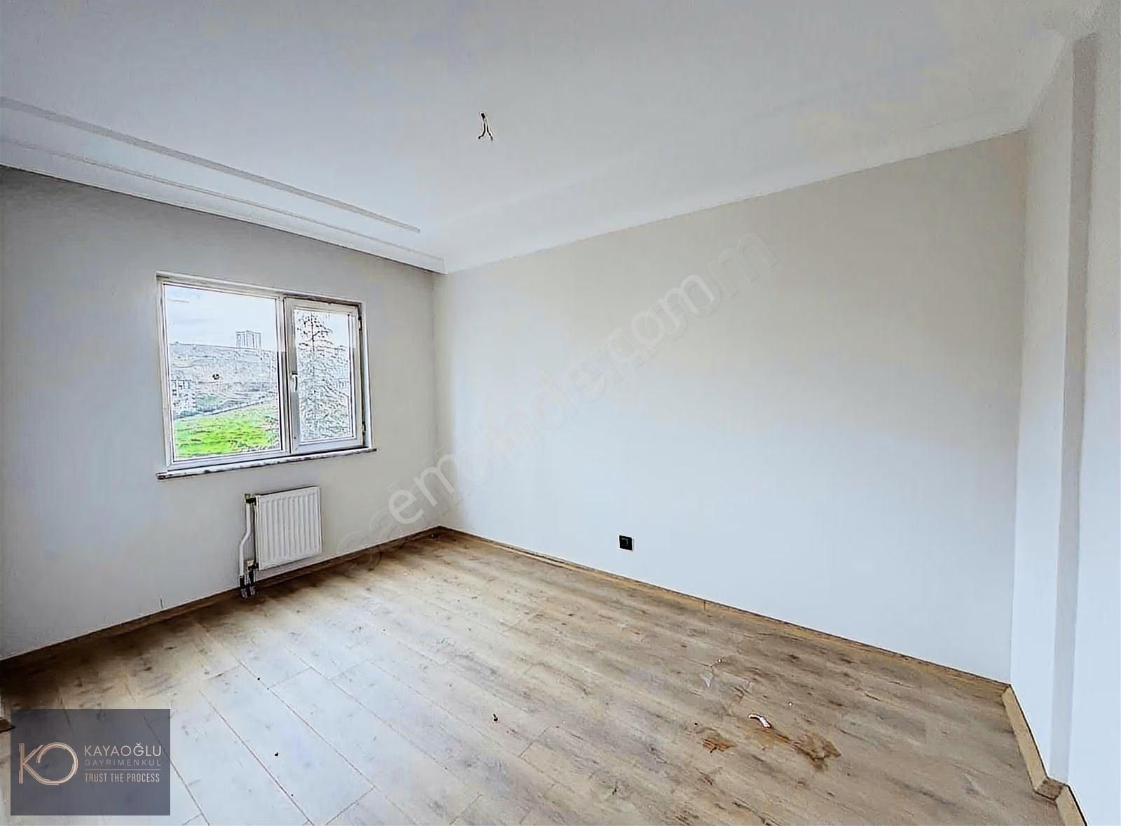 Karşıyaka Zübeyde Hanım'da Full Tadilatlı 2+1 Satılık Daire - Görsel 3