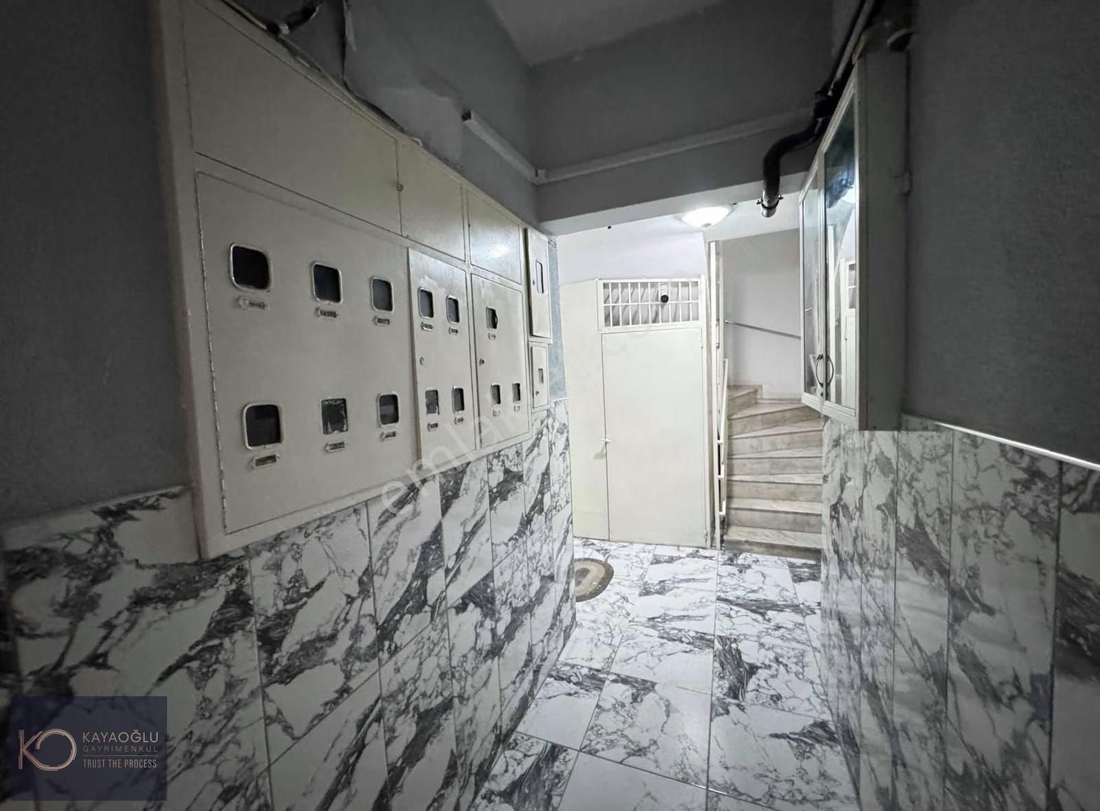 Kayaoğlundan Atakent Tramvay Durağına Çok Yakın 3+1 Klasik Daire - Görsel 3